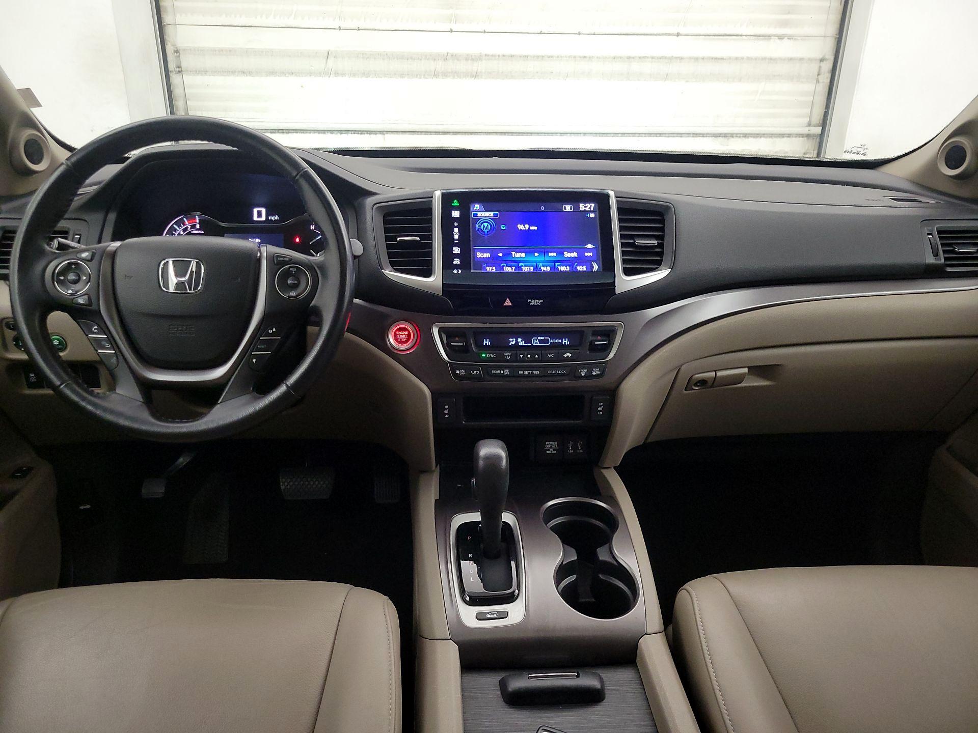 Thumbnail: 2016 Honda Pilot - 9