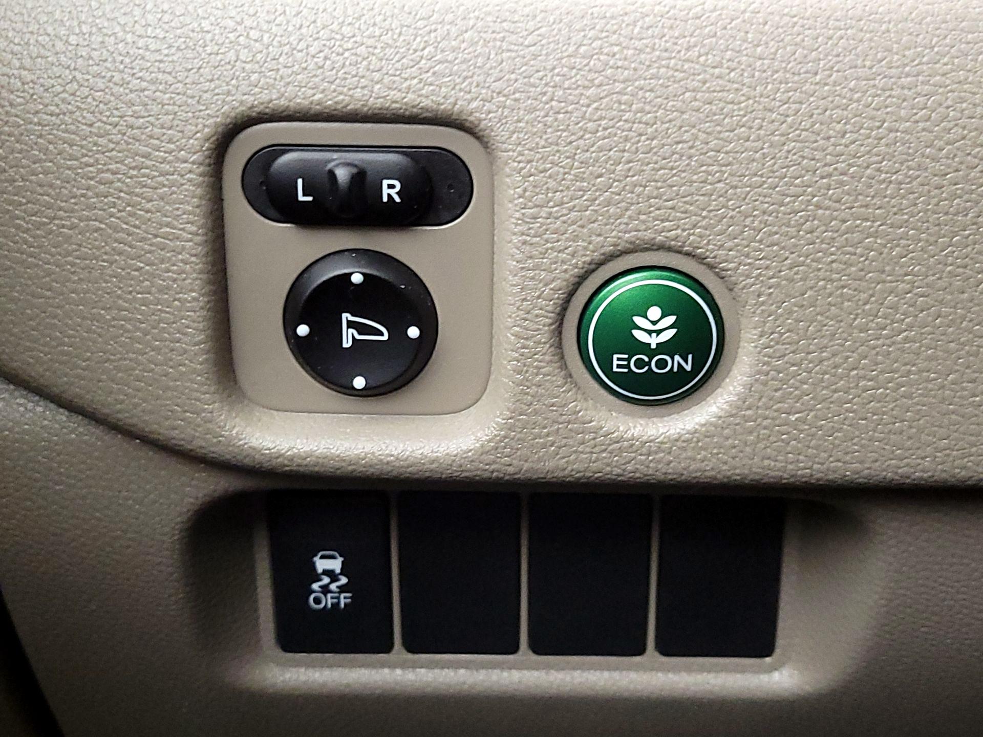 Thumbnail: 2016 Honda Pilot - 13