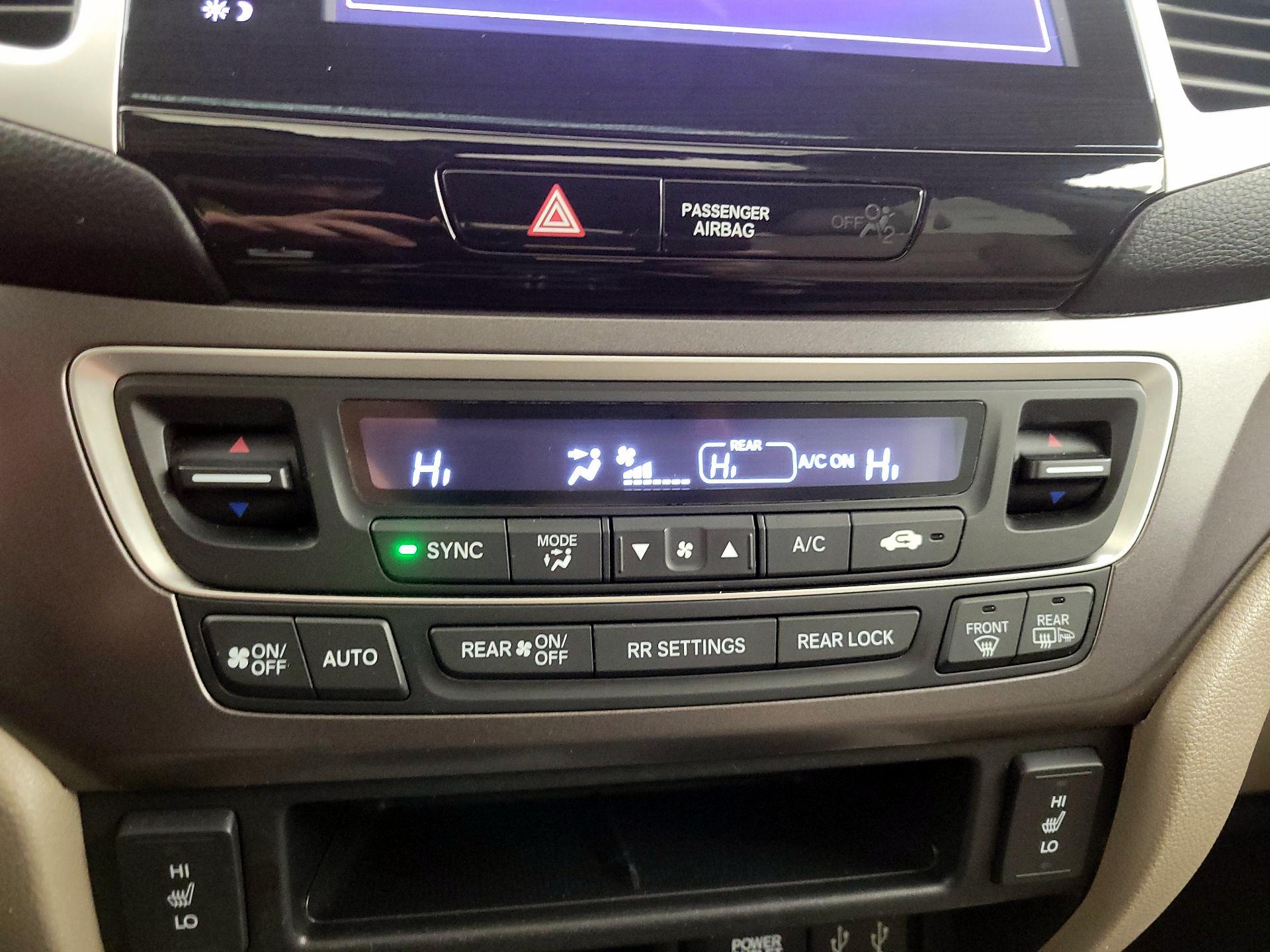 Thumbnail: 2016 Honda Pilot - 16