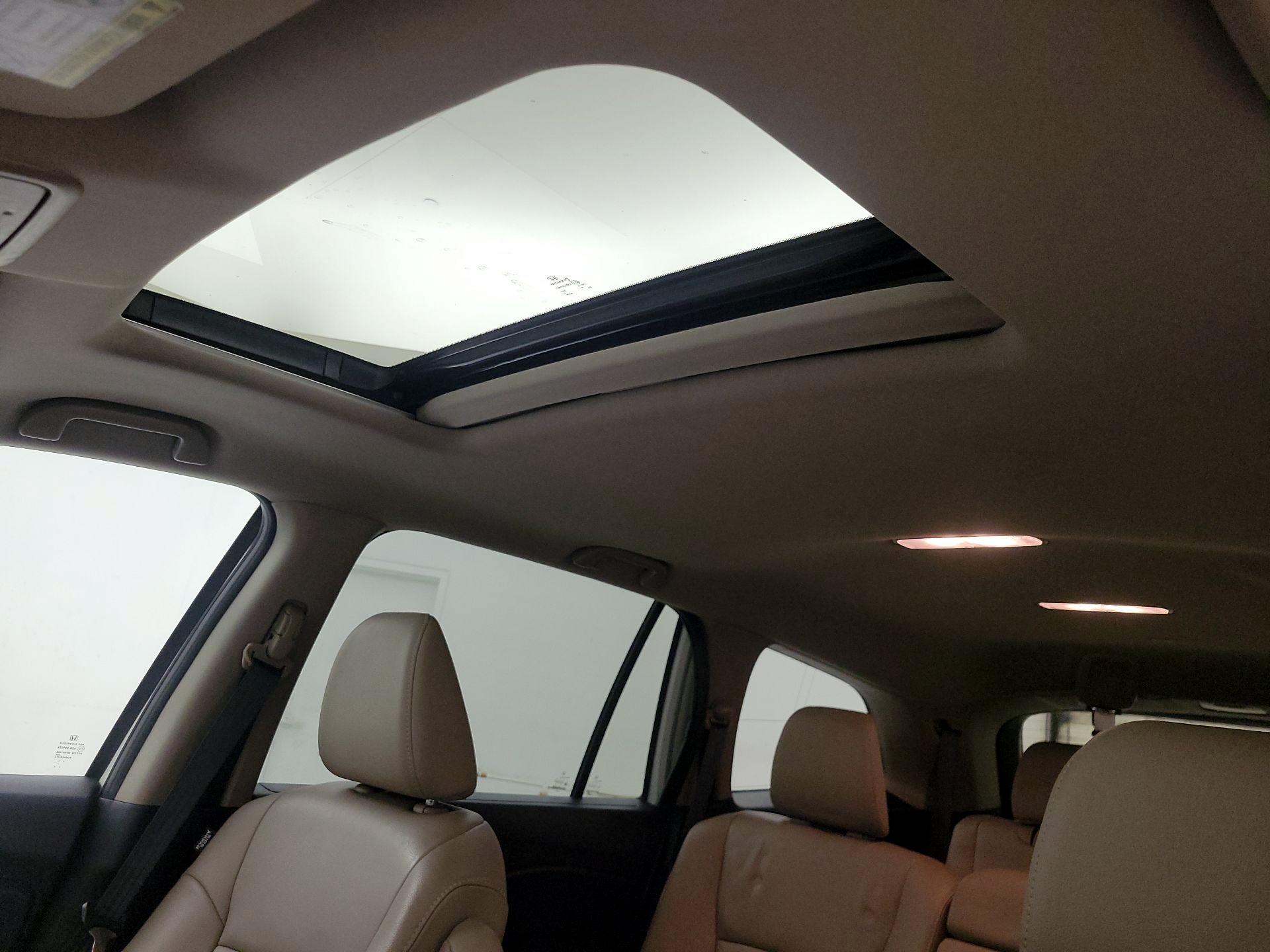 Thumbnail: 2016 Honda Pilot - 19