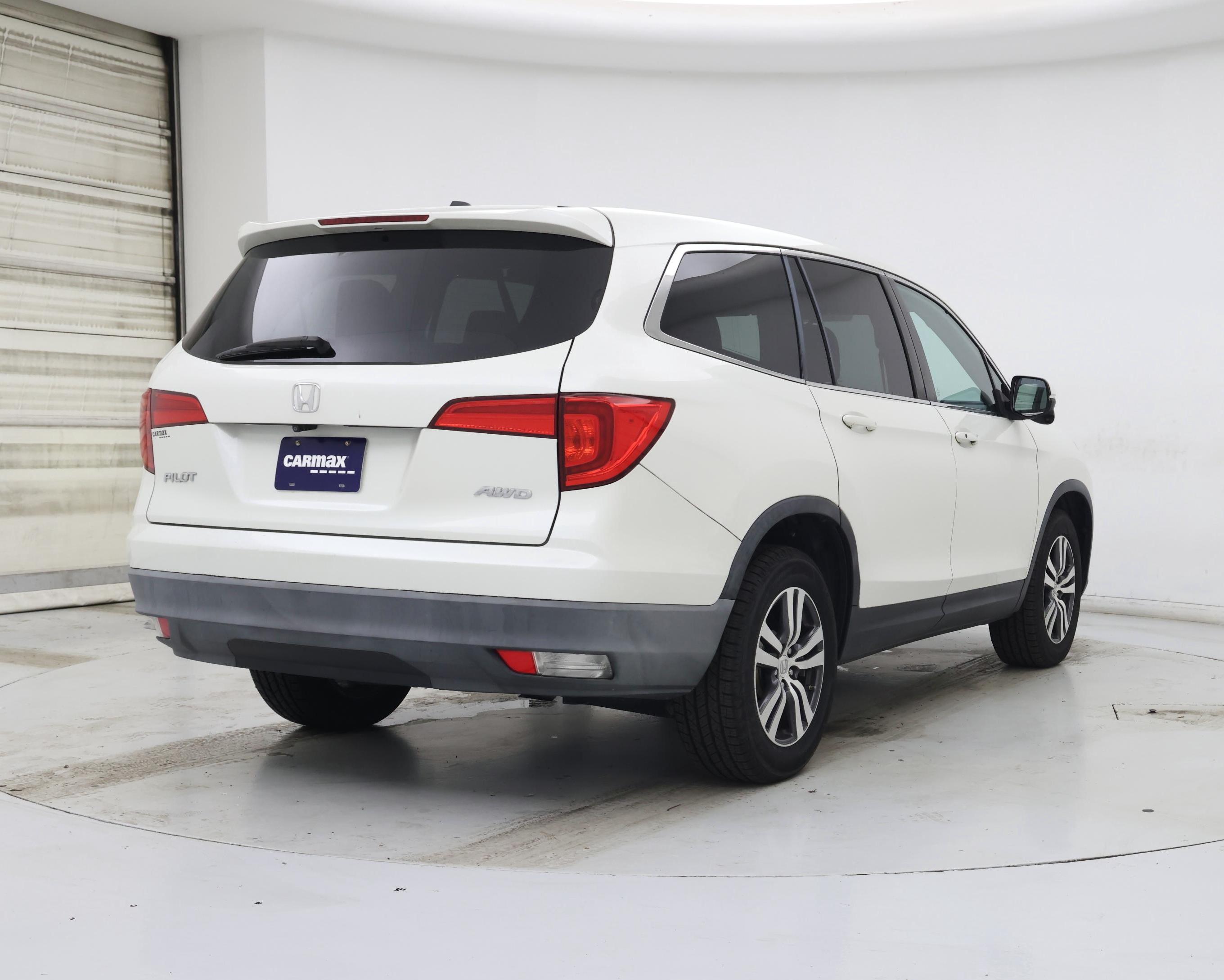 Thumbnail: 2016 Honda Pilot - 8