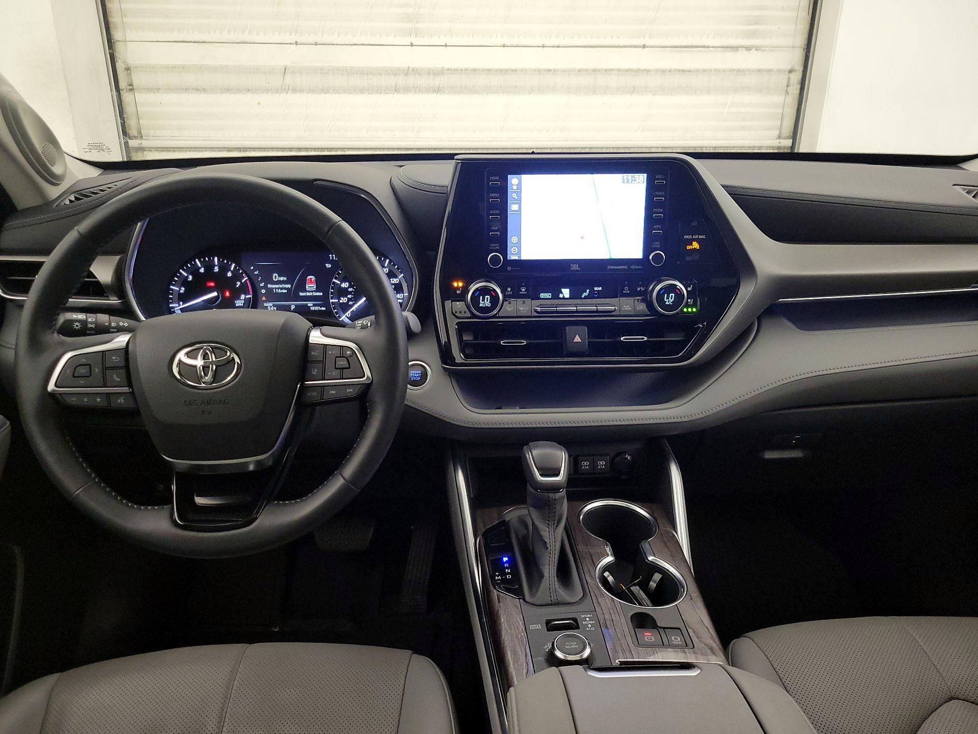 Thumbnail: 2020 Toyota Highlander - 9