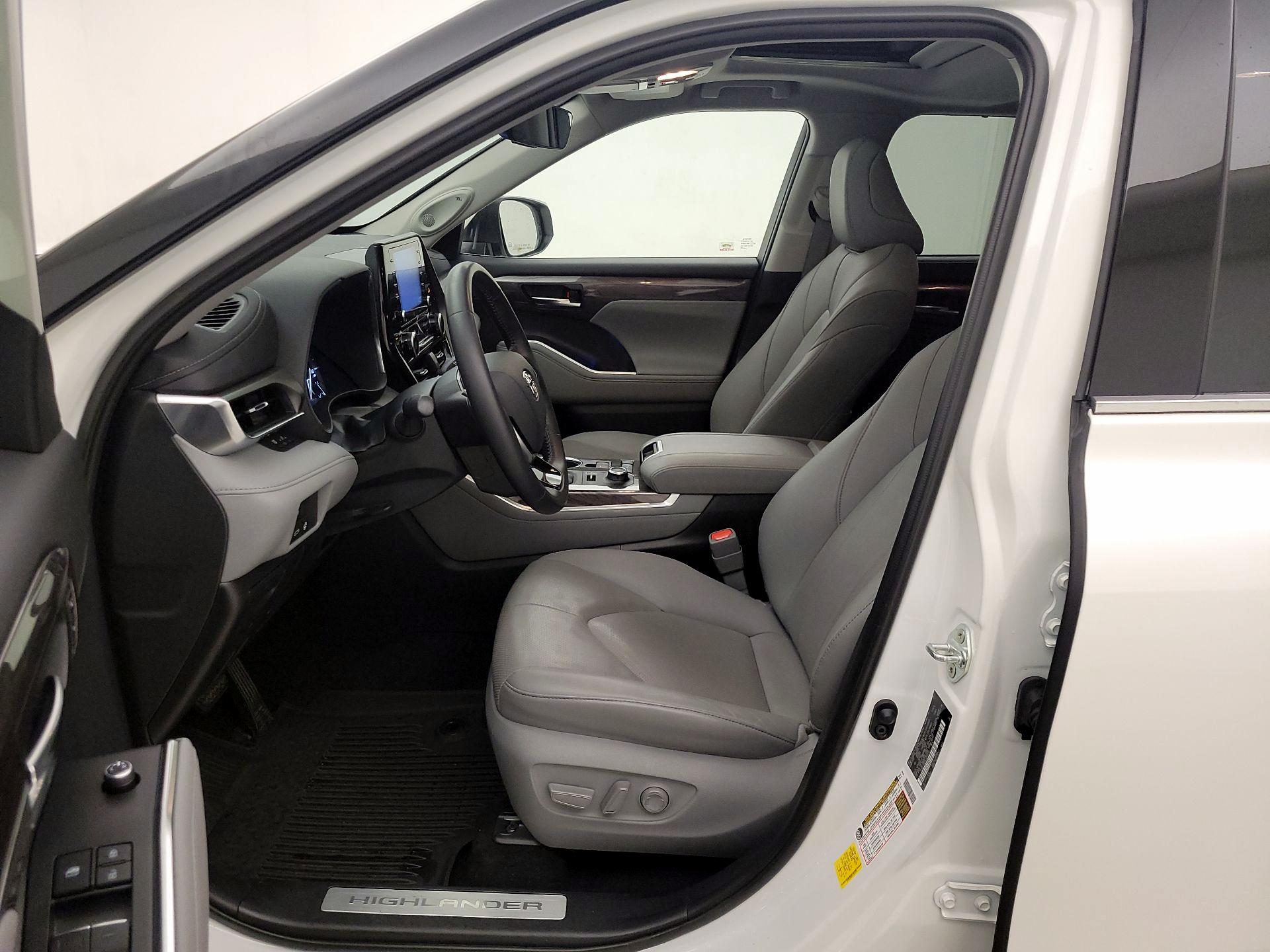 Thumbnail: 2020 Toyota Highlander - 11