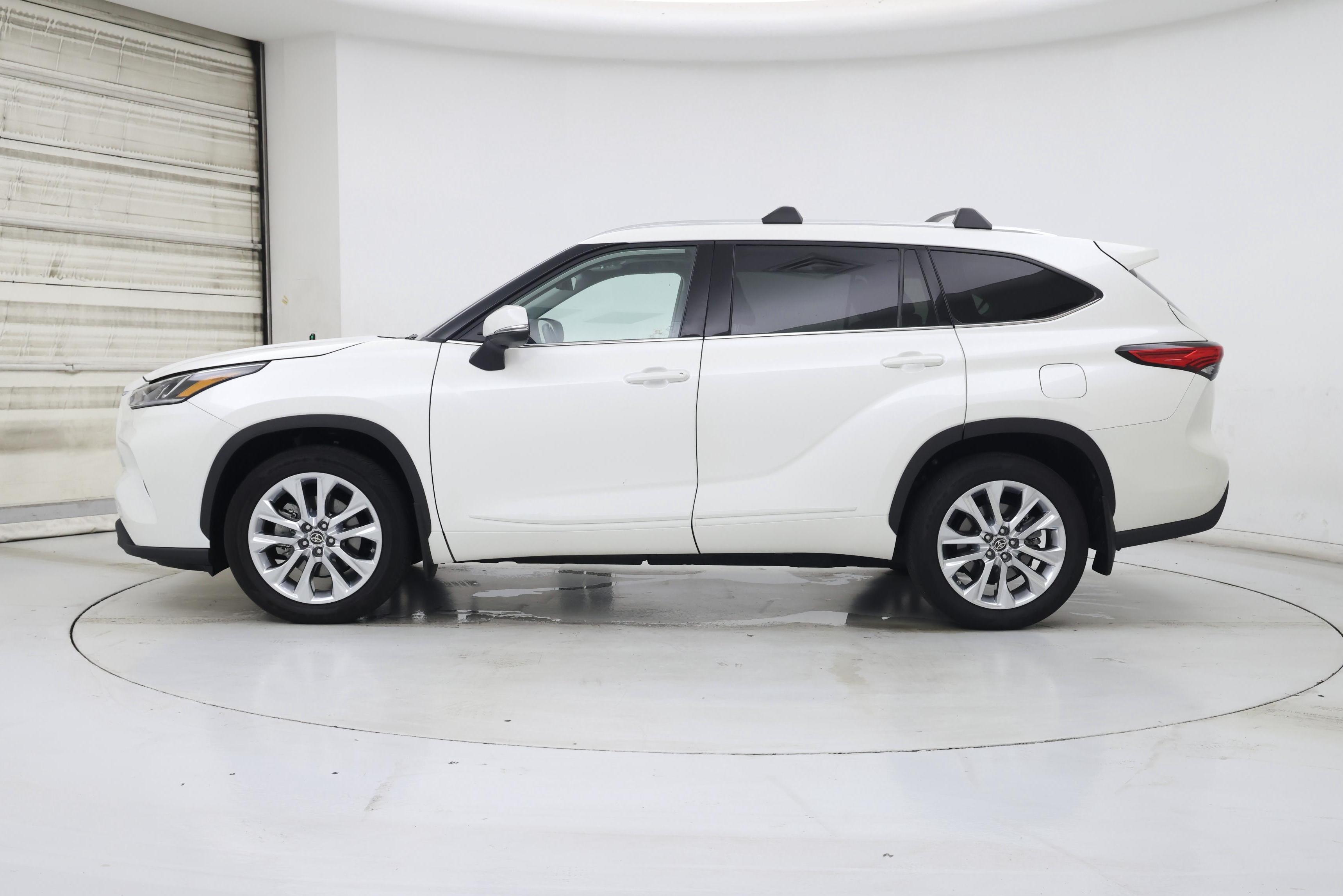 Thumbnail: 2020 Toyota Highlander - 3