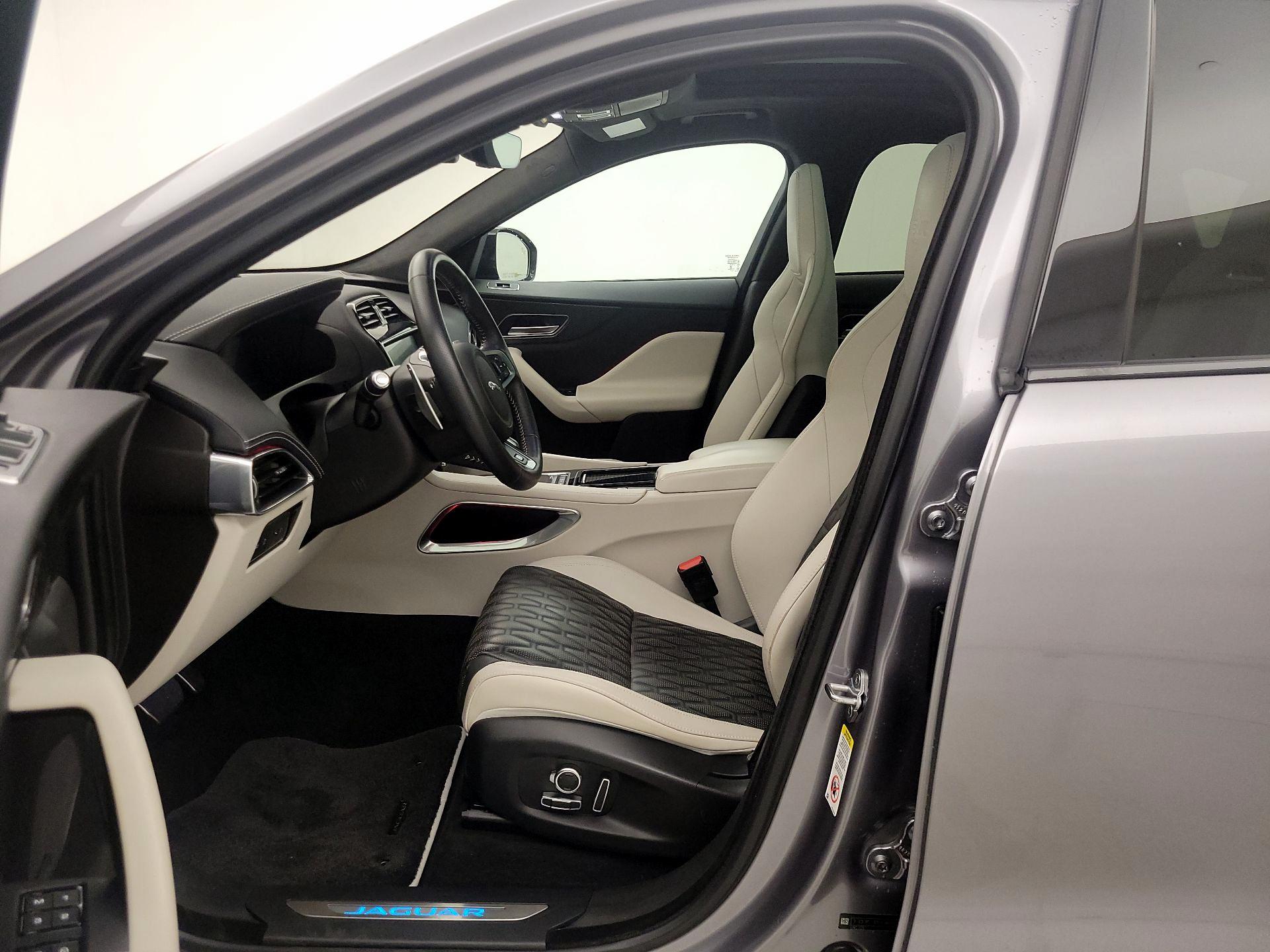Thumbnail: 2020 Jaguar F-Pace - 11