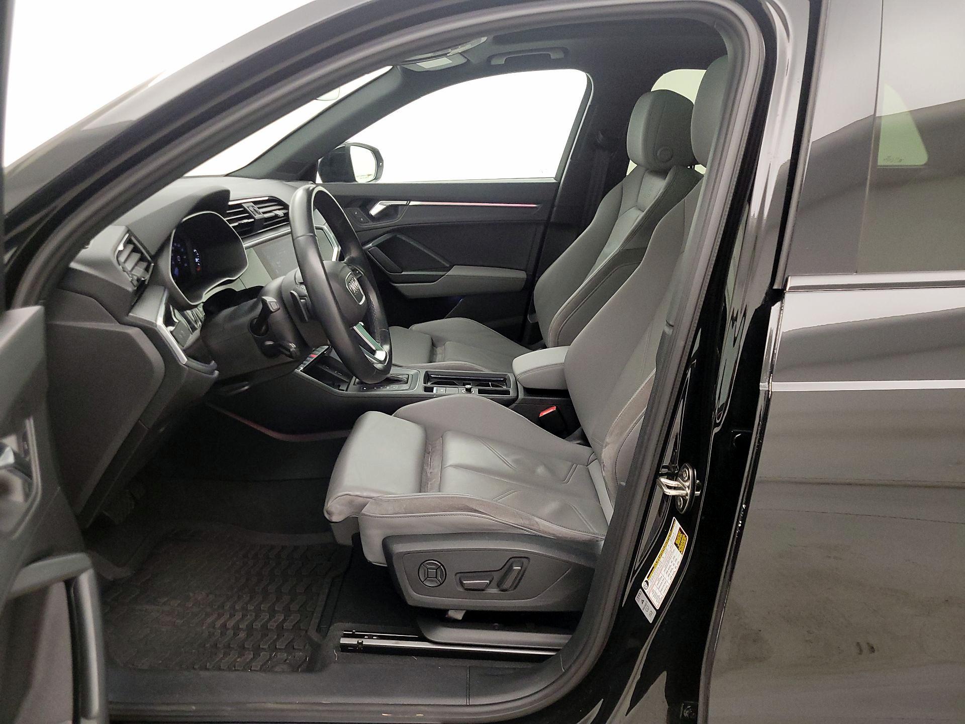 Thumbnail: 2021 Audi Q3 - 11