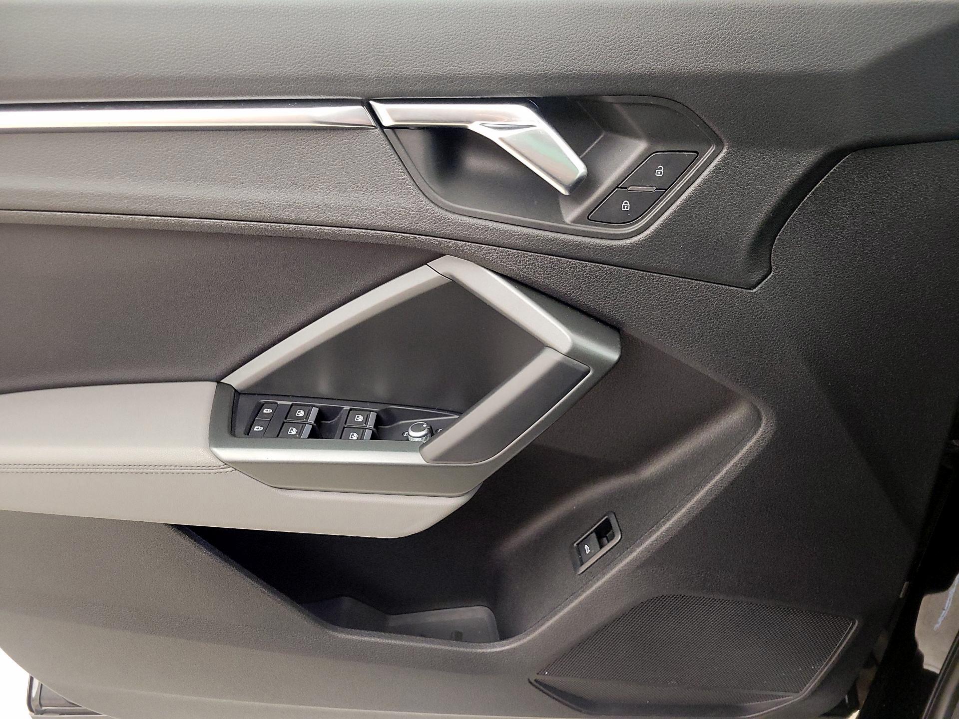 Thumbnail: 2021 Audi Q3 - 12