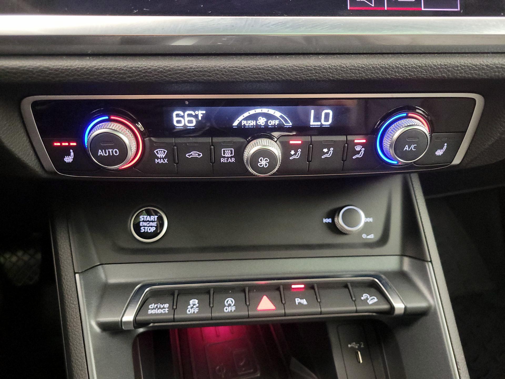 Thumbnail: 2021 Audi Q3 - 16