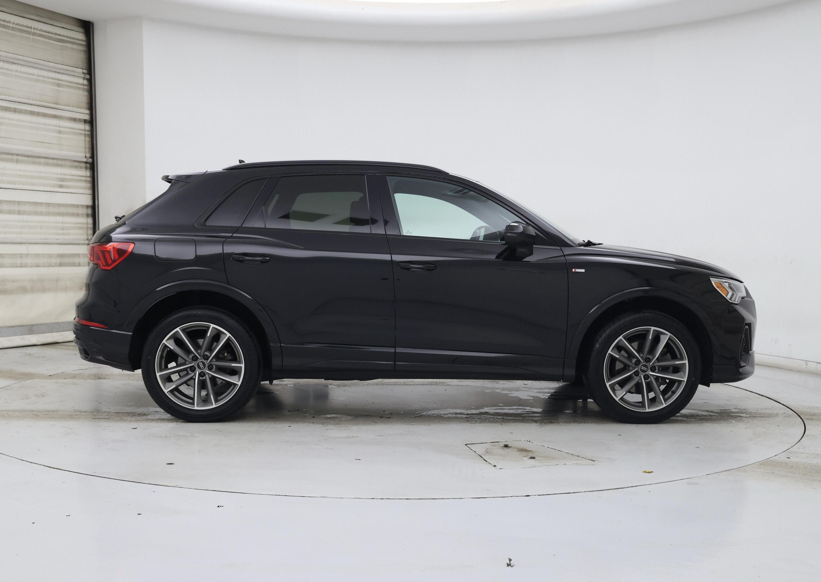 Thumbnail: 2021 Audi Q3 - 7