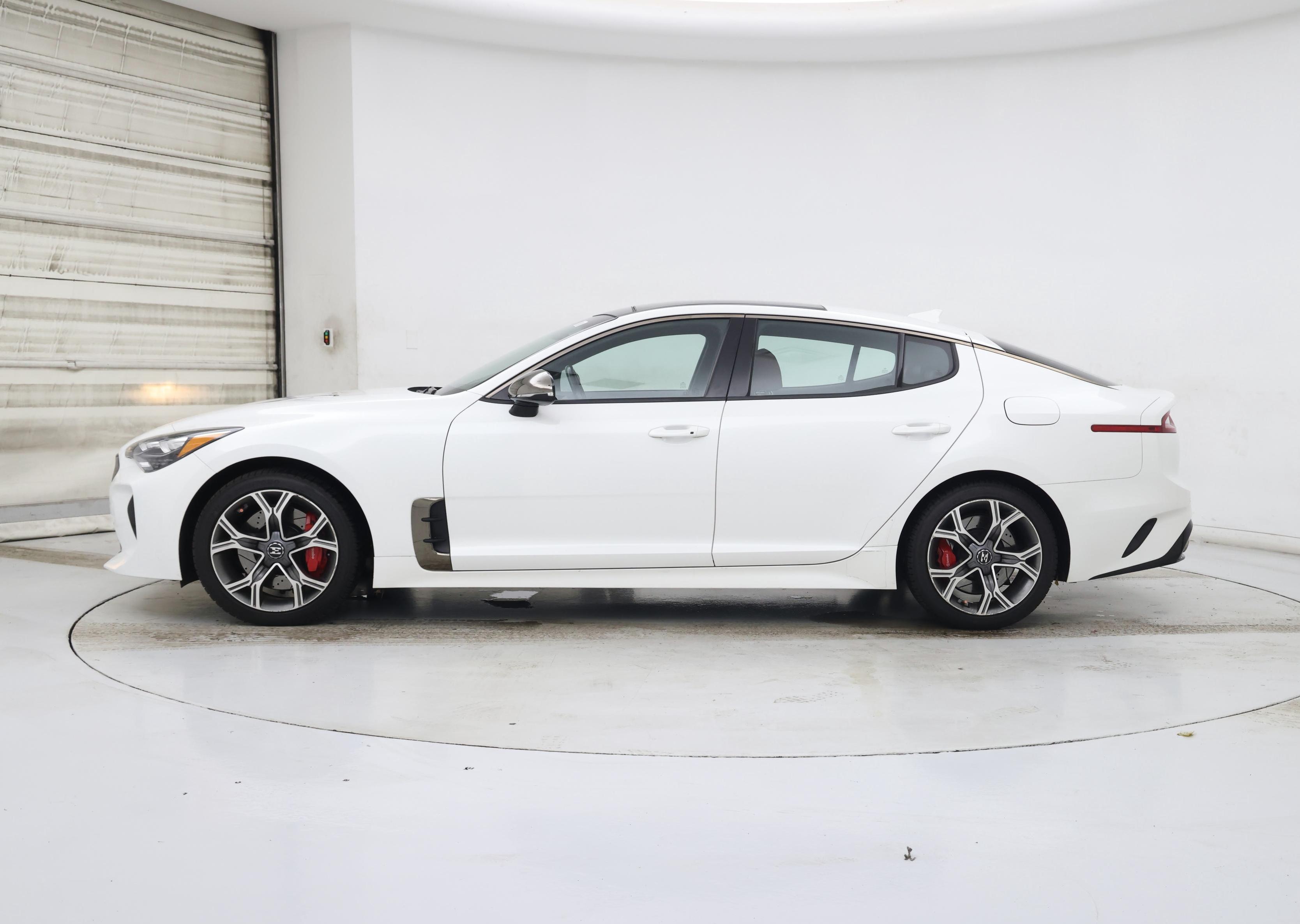 Thumbnail: 2019 Kia Stinger - 3