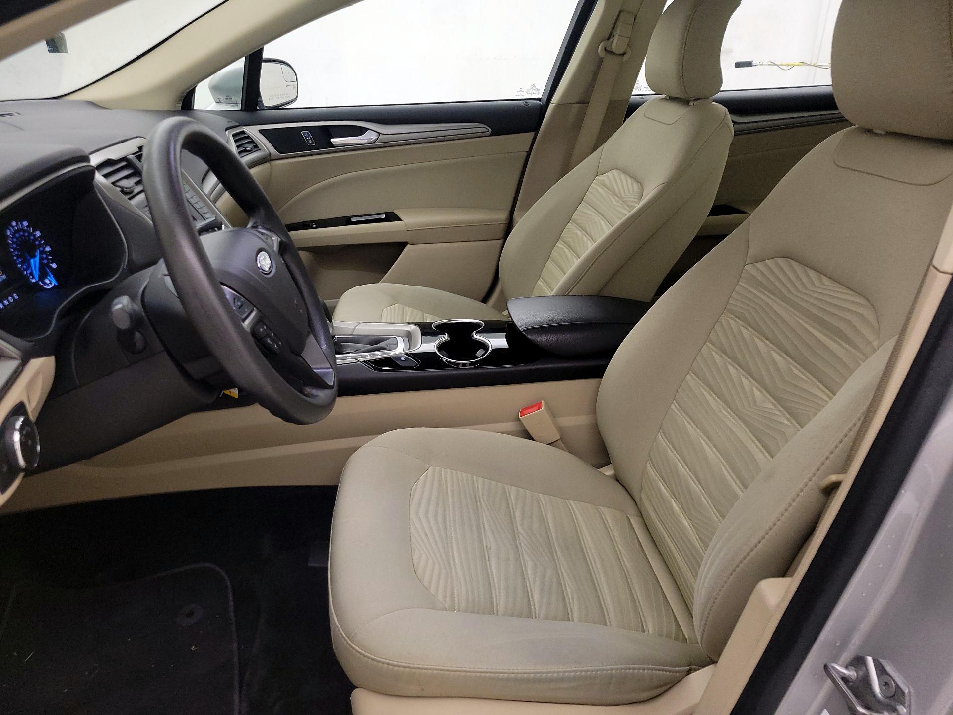 Thumbnail: 2016 Ford Fusion - 11