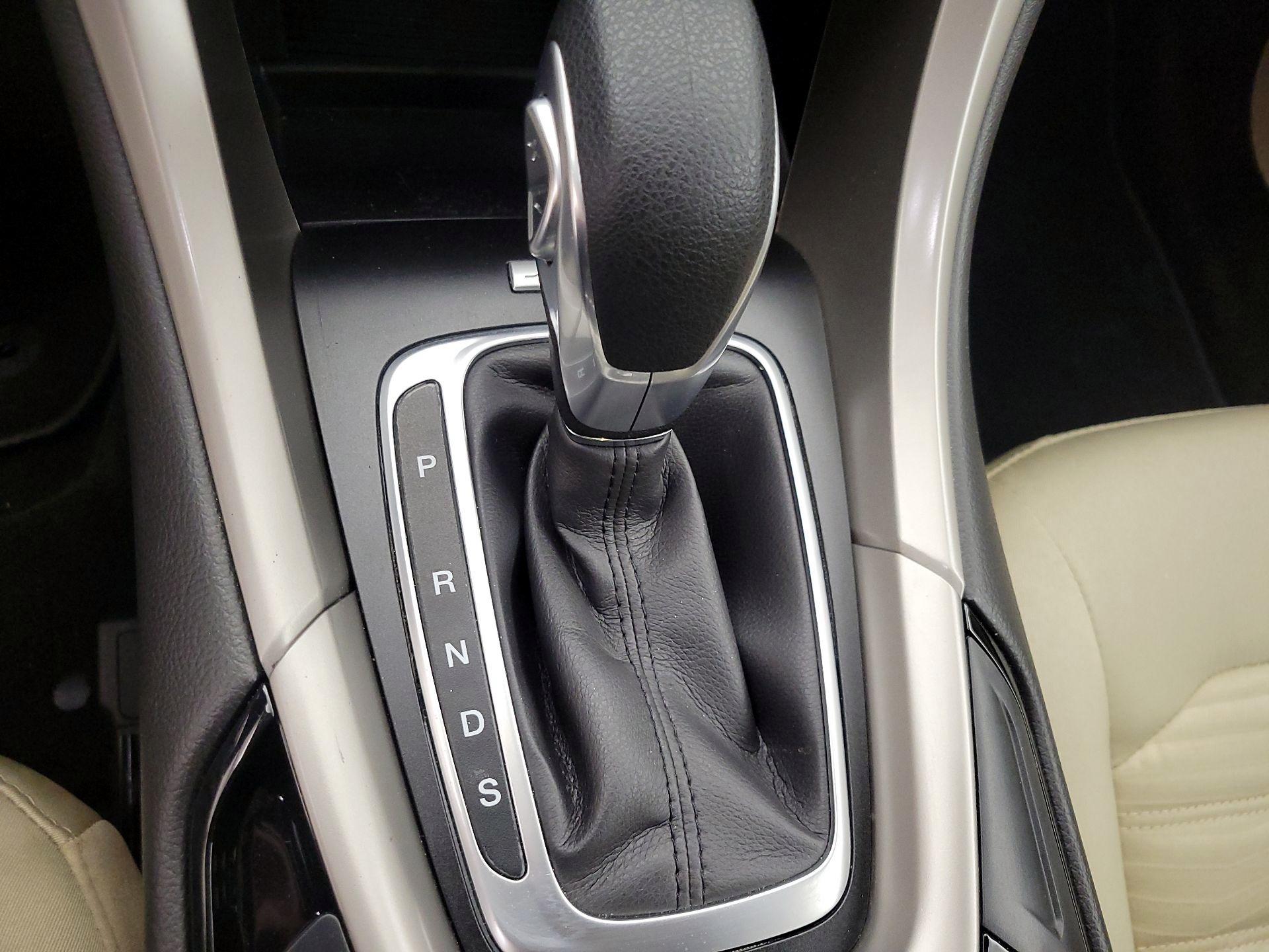 Thumbnail: 2016 Ford Fusion - 16