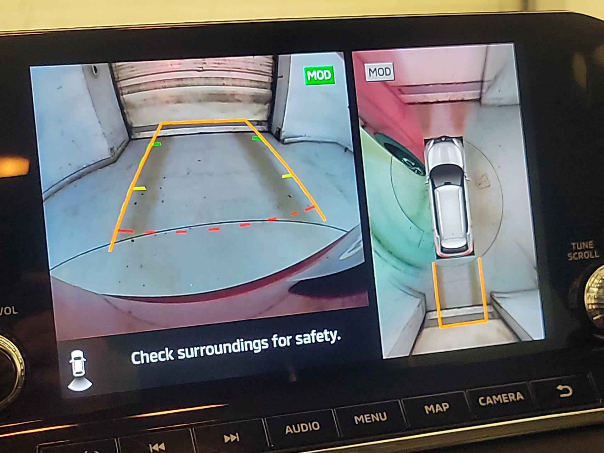 Thumbnail: 2023 Mitsubishi Outlander - 14