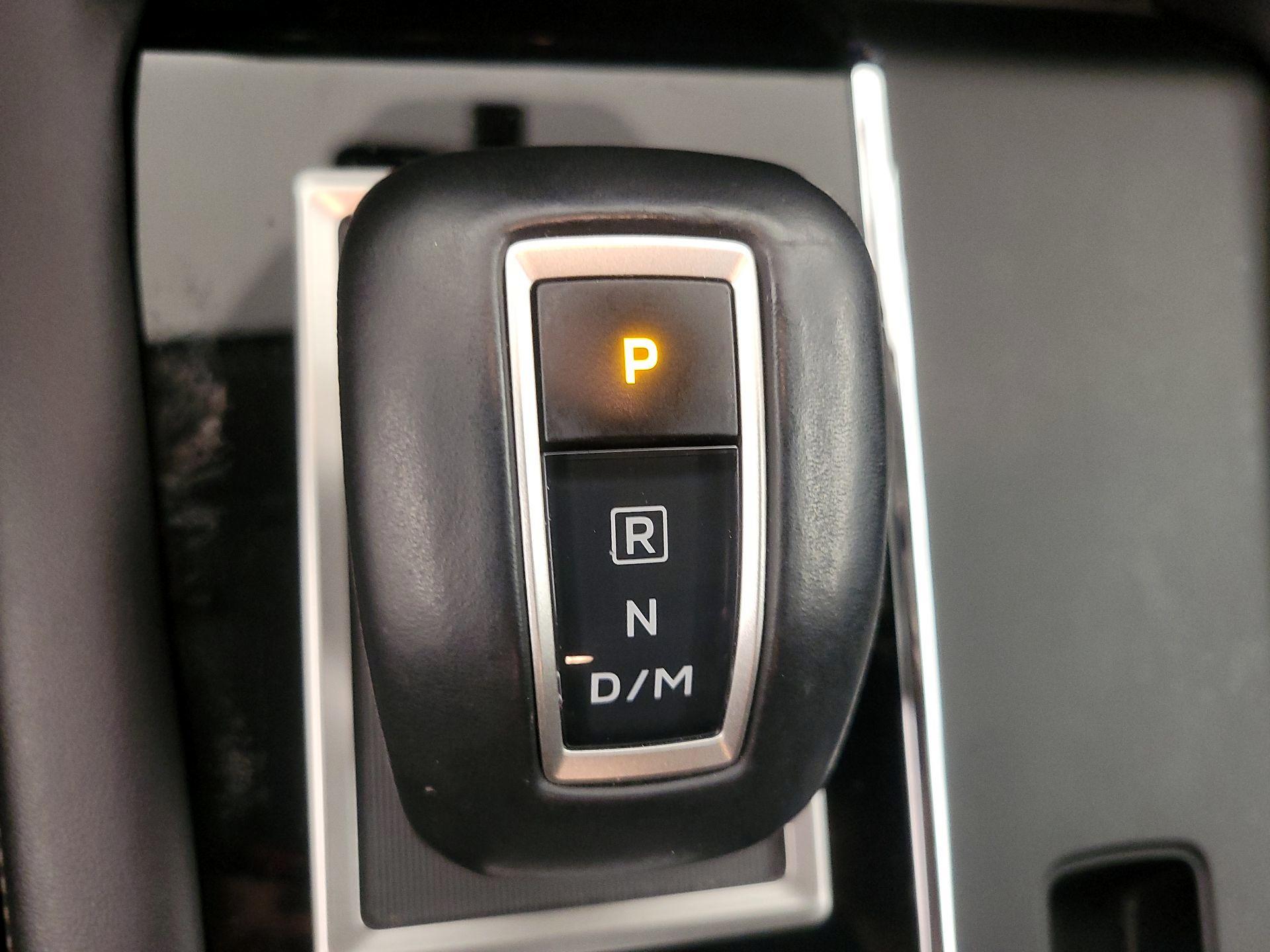 Thumbnail: 2023 Mitsubishi Outlander - 17