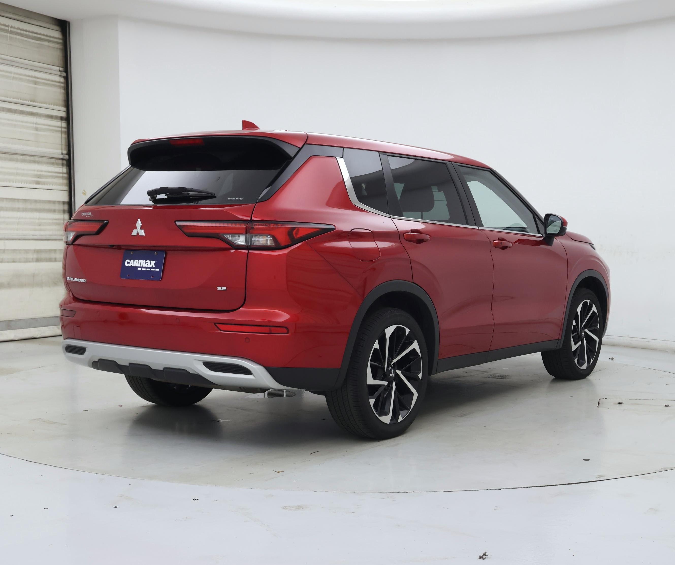 Thumbnail: 2023 Mitsubishi Outlander - 8