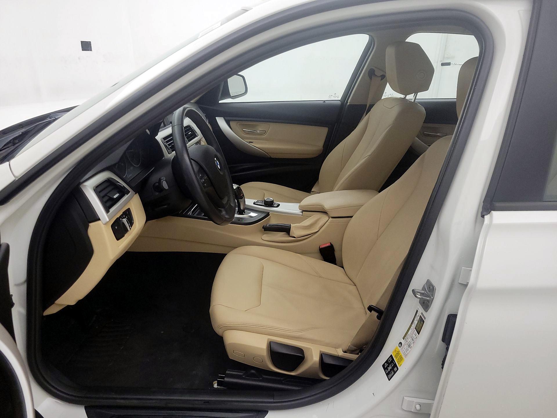 Thumbnail: 2017 BMW 3 Series - 11