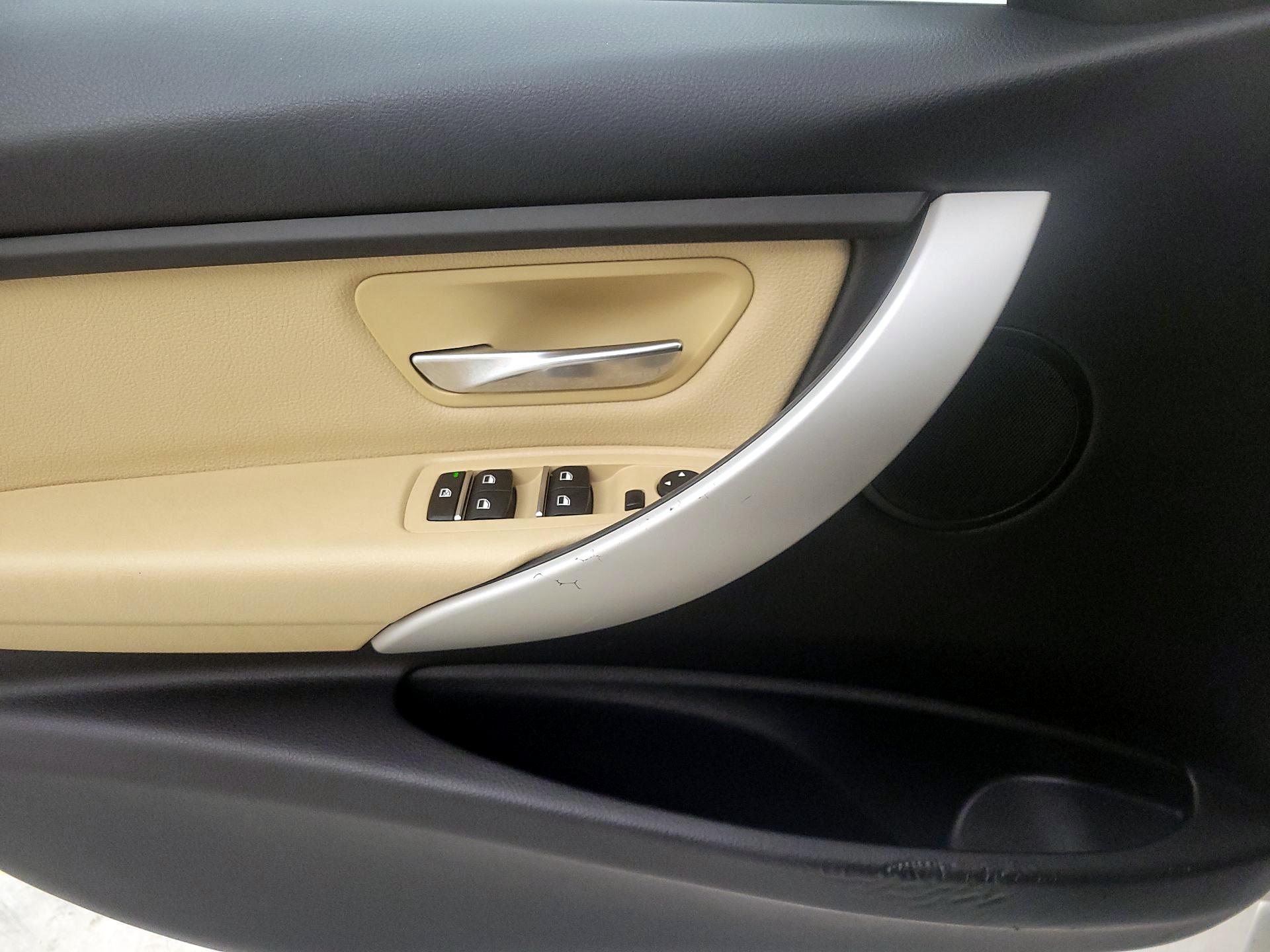 Thumbnail: 2017 BMW 3 Series - 12