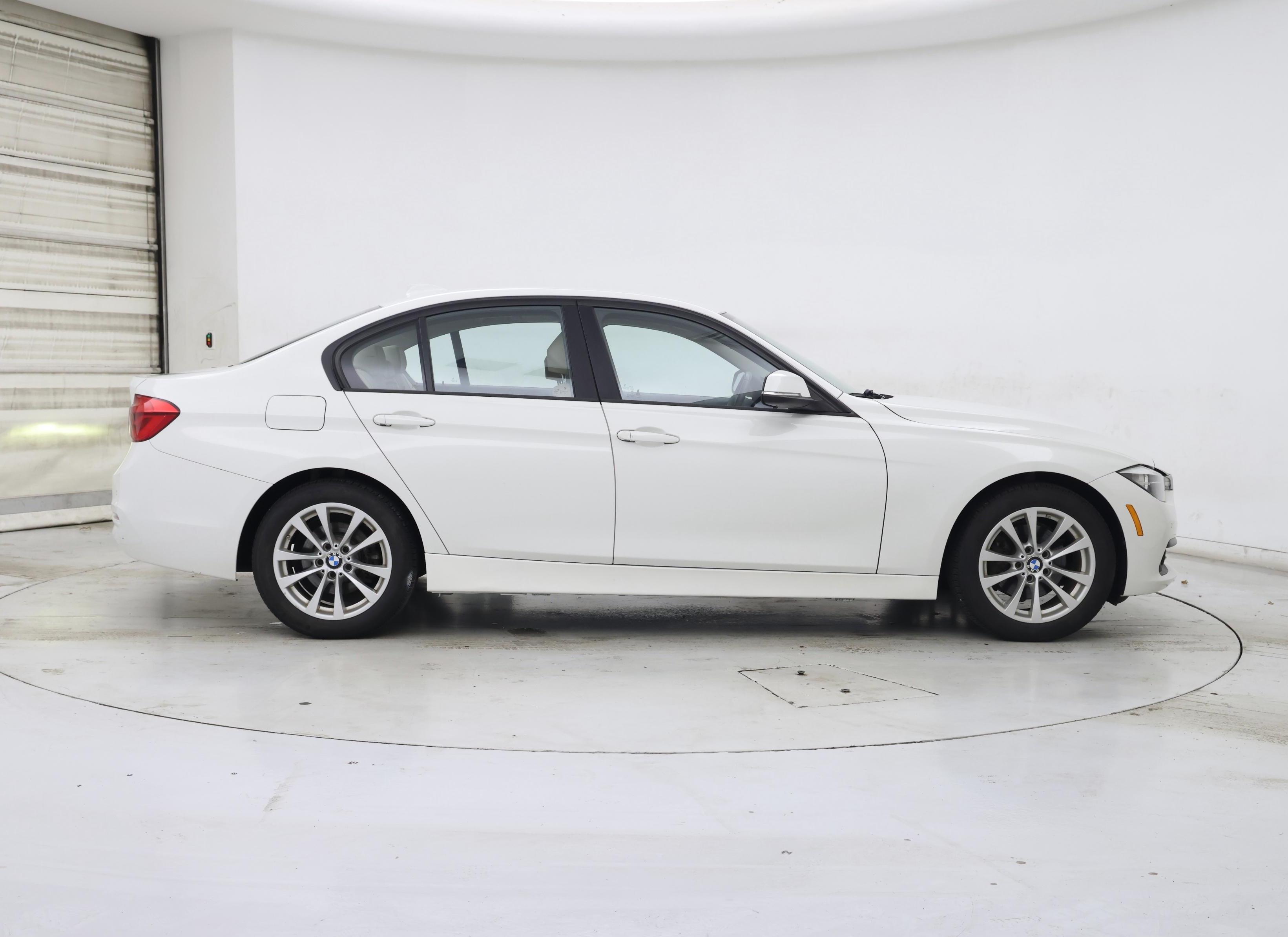 Thumbnail: 2017 BMW 3 Series - 7