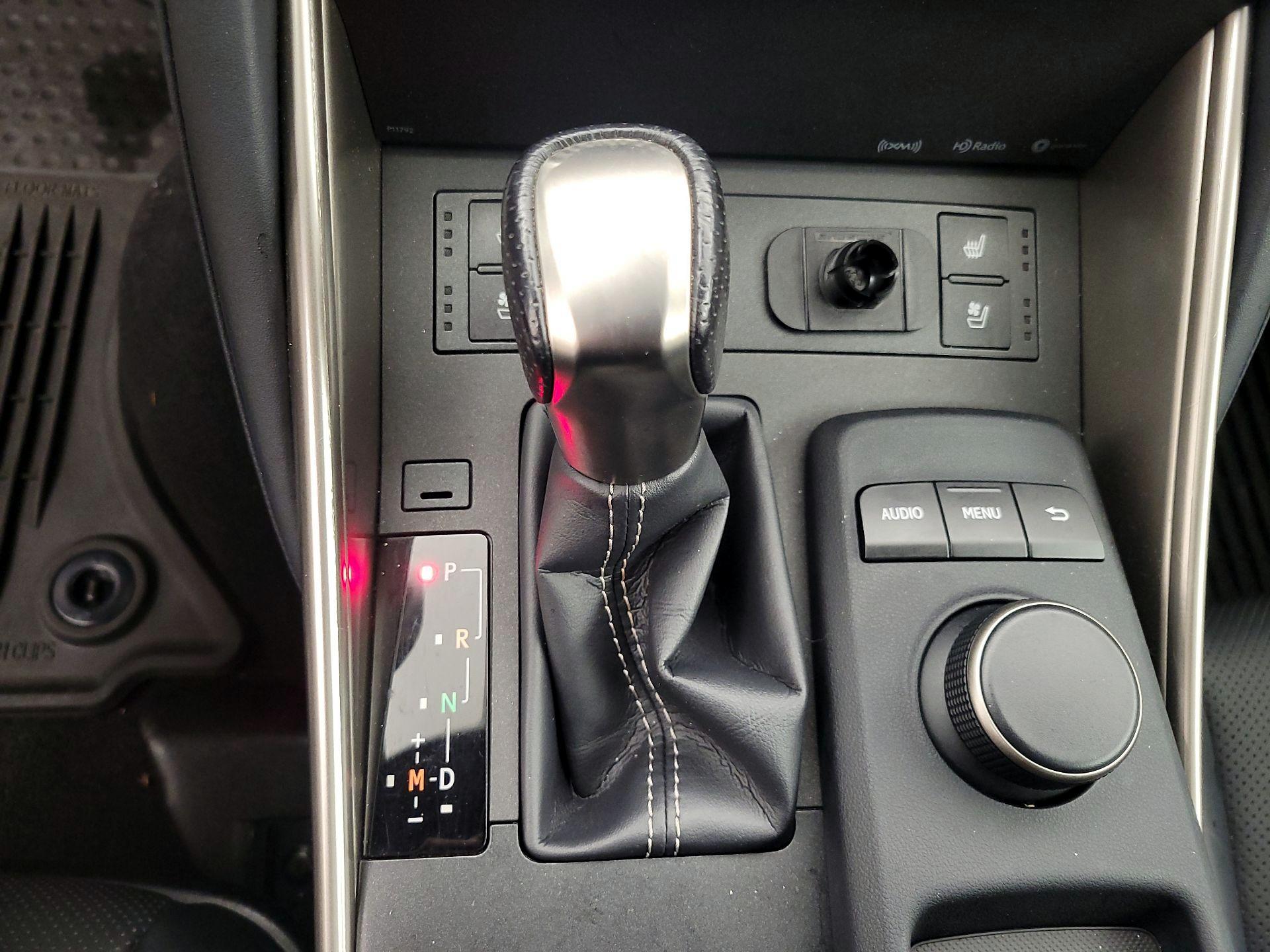 Thumbnail: 2019 Lexus IS - 17