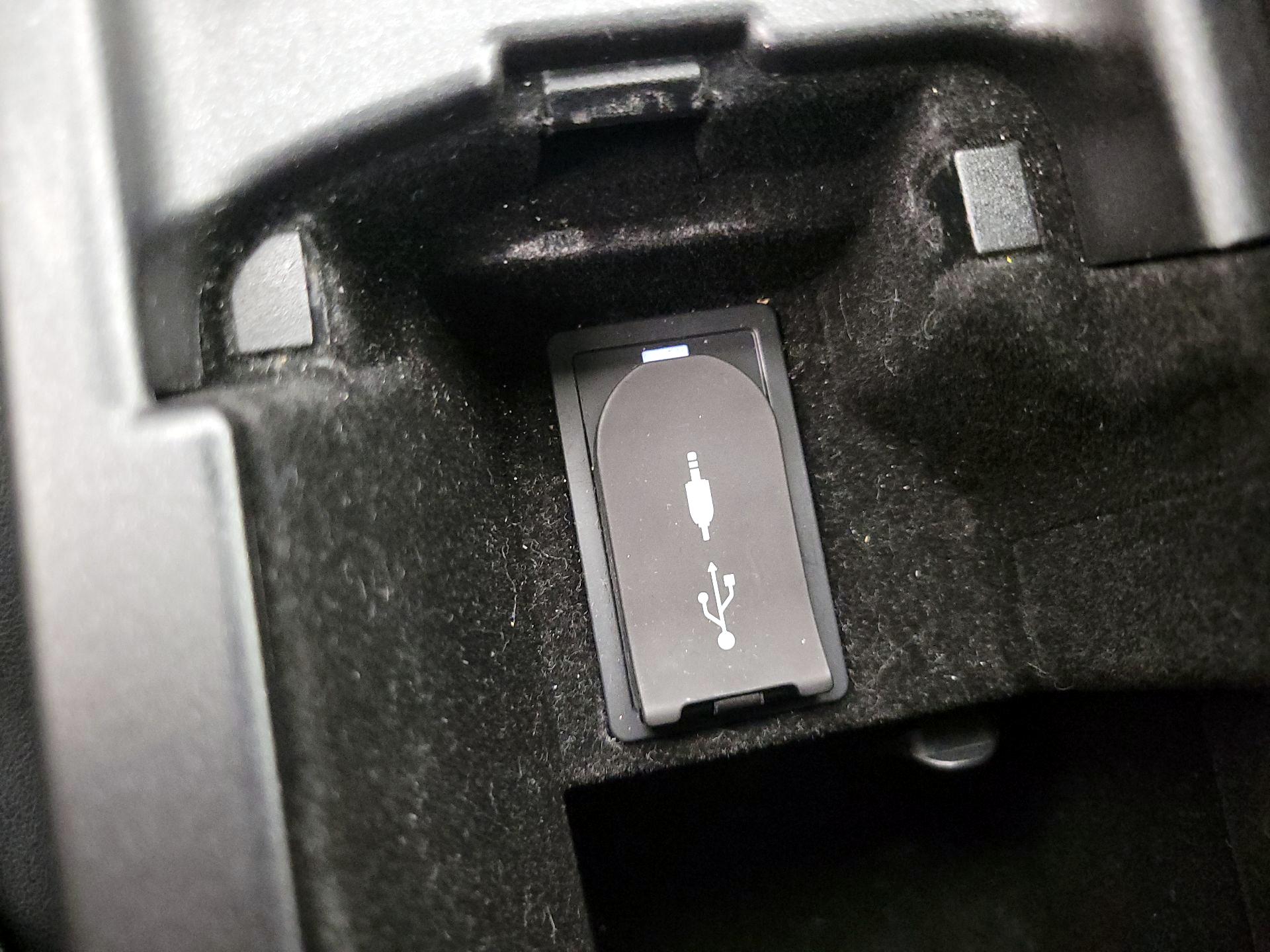 Thumbnail: 2019 Lexus IS - 18