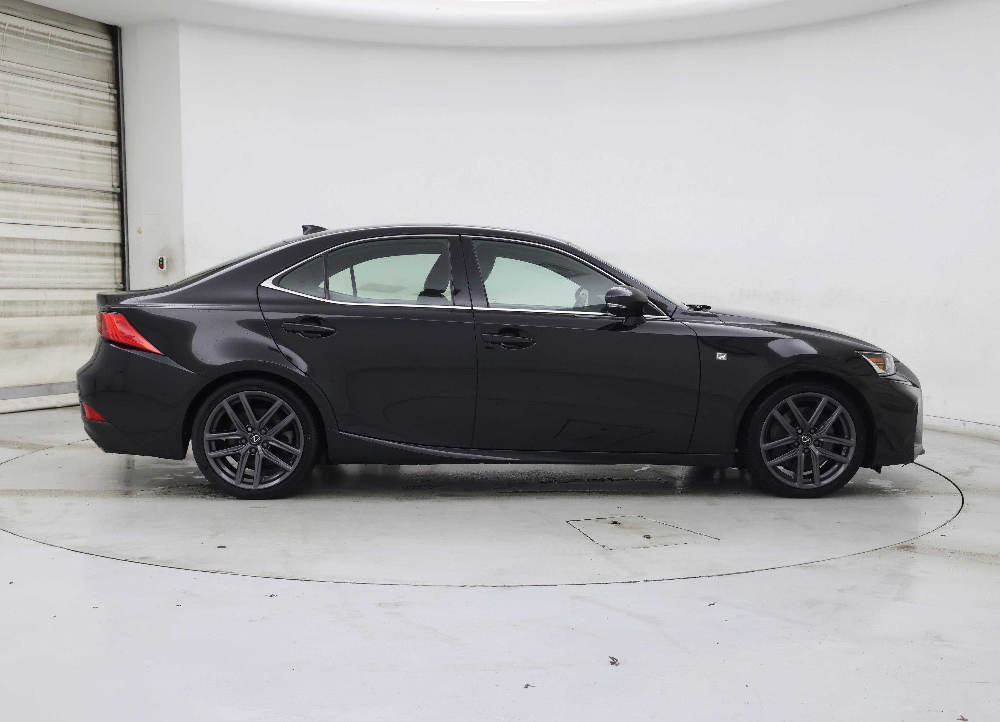 Thumbnail: 2019 Lexus IS - 7