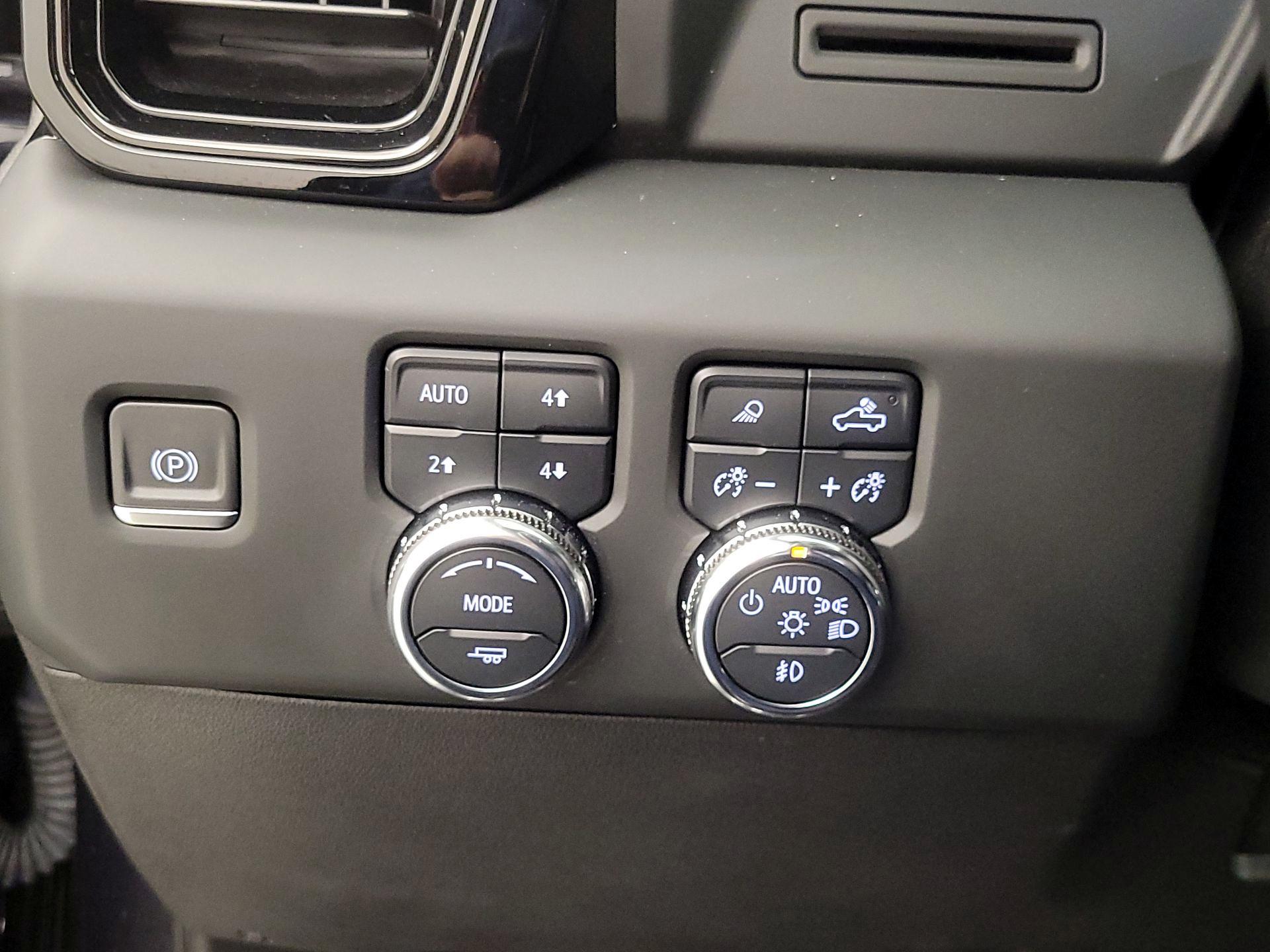 Thumbnail: 2024 GMC Sierra 2500 - 13