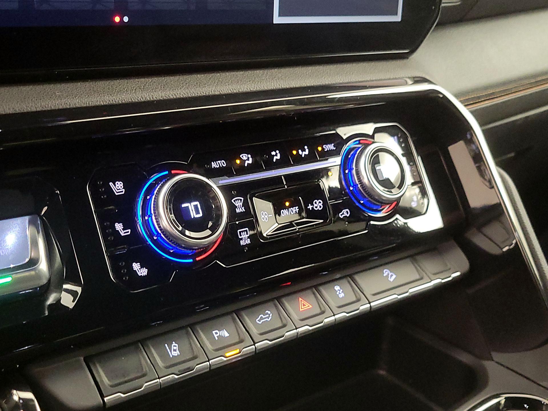 Thumbnail: 2024 GMC Sierra 2500 - 17