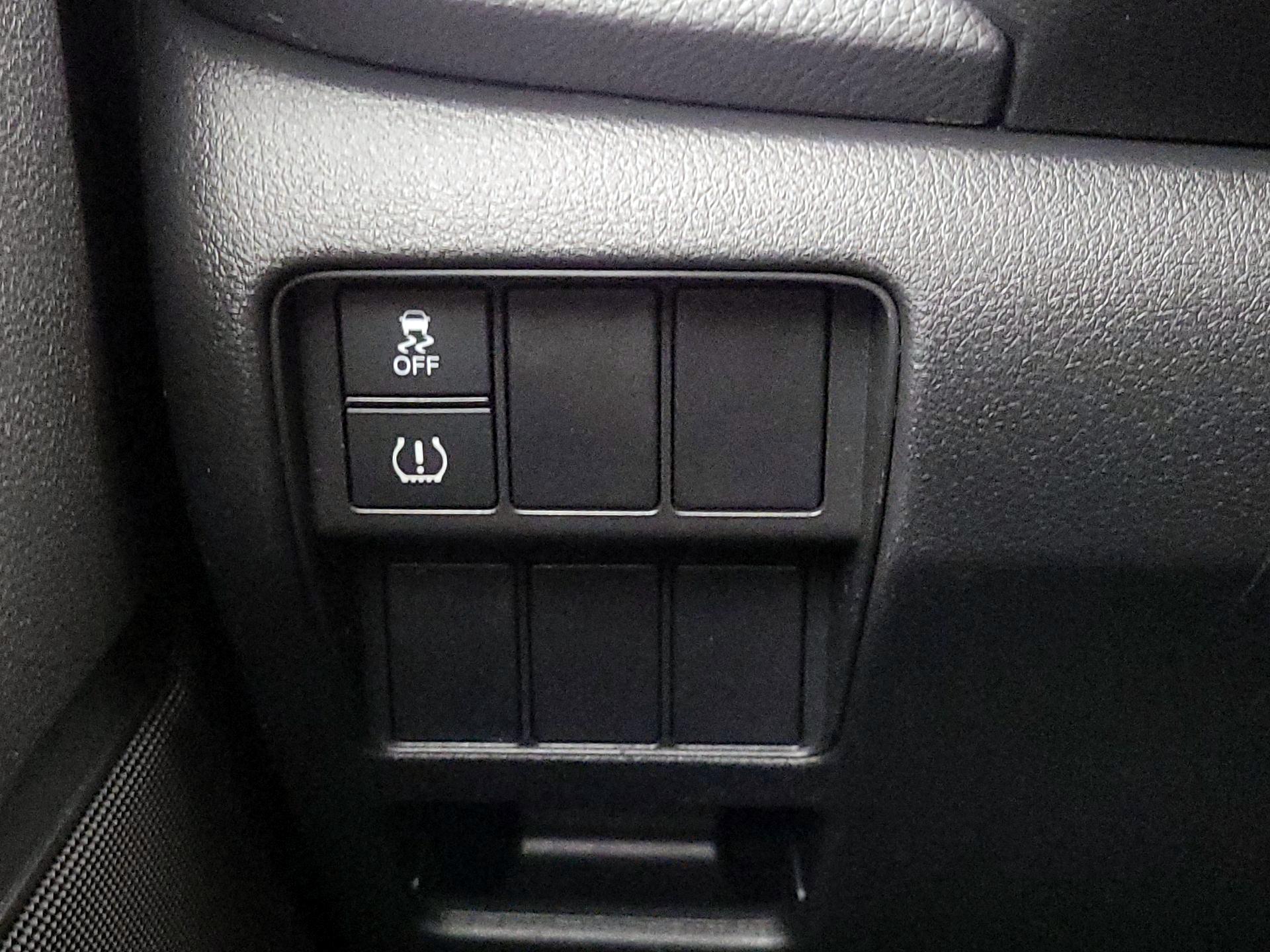 Thumbnail: 2018 Honda CR-V - 13