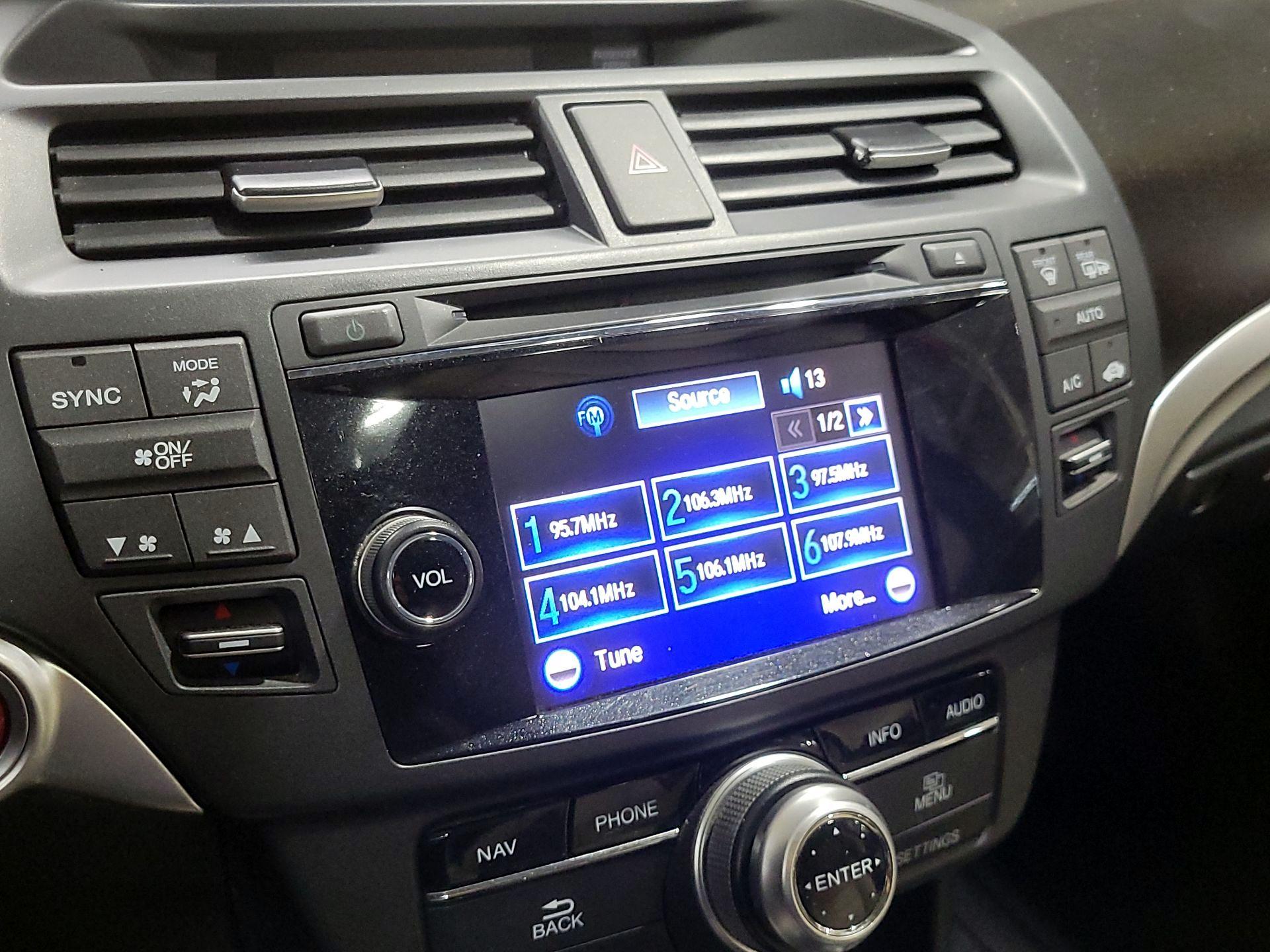 Thumbnail: 2015 Honda Accord Crosstour - 17