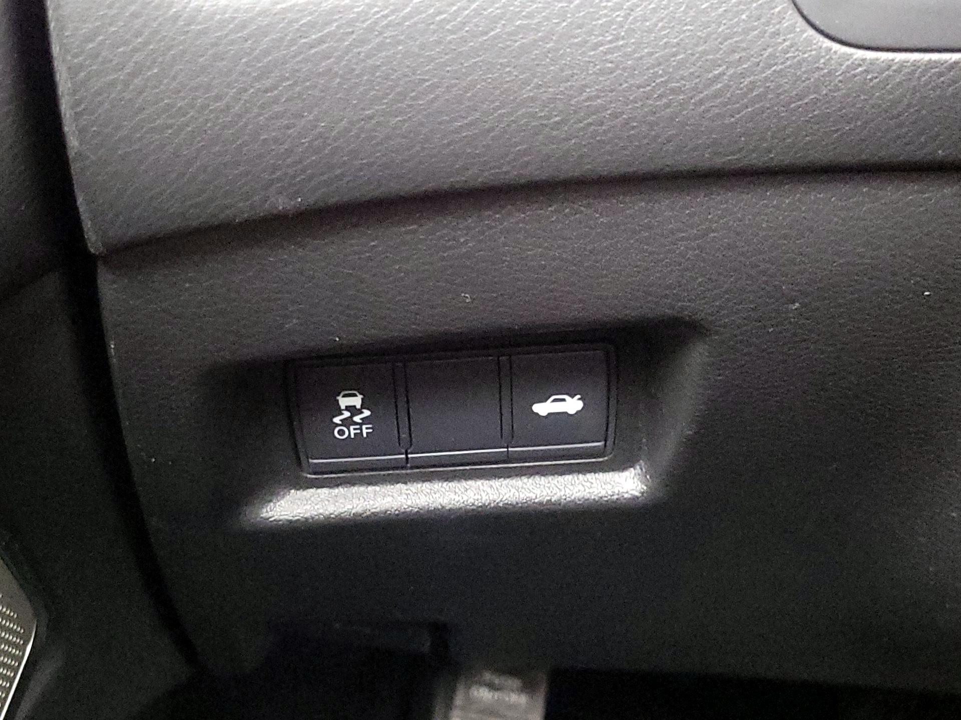 Thumbnail: 2020 INFINITI Q50 - 13