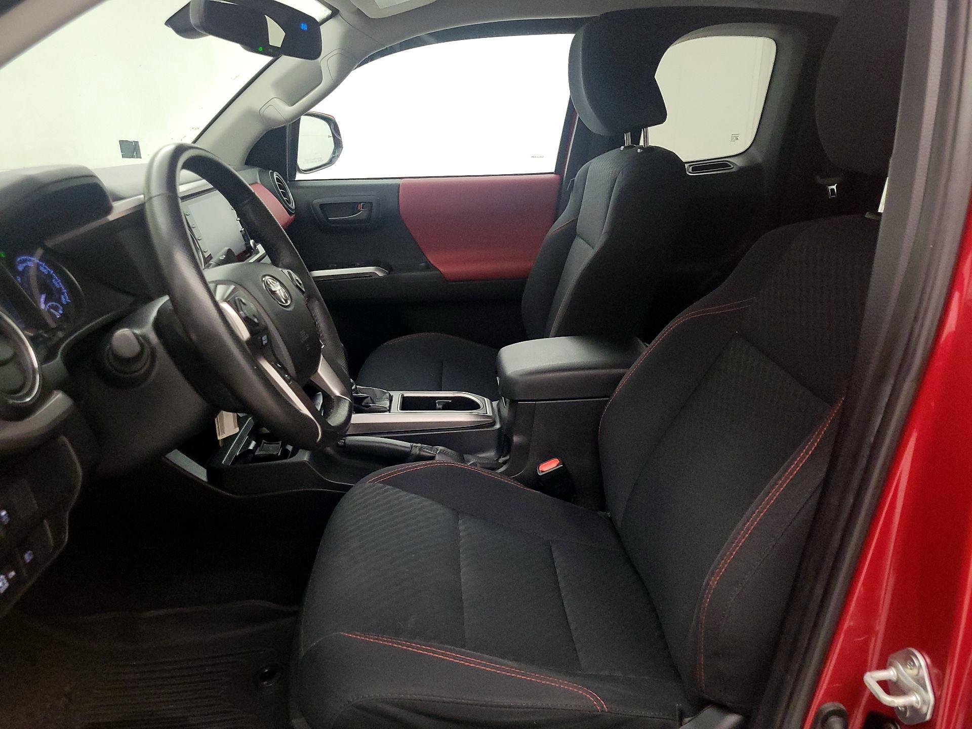 Thumbnail: 2021 Toyota Tacoma - 11