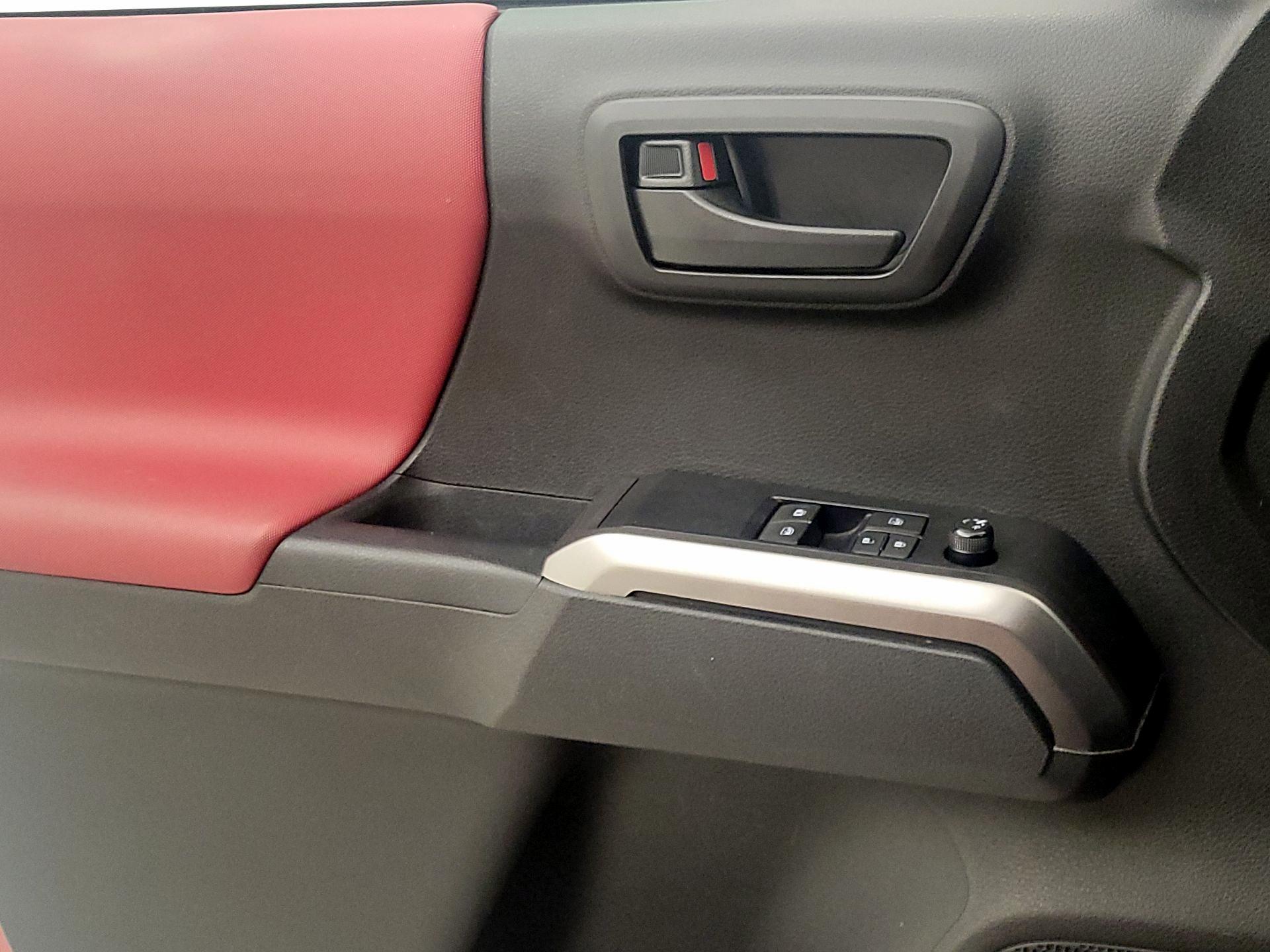 Thumbnail: 2021 Toyota Tacoma - 12