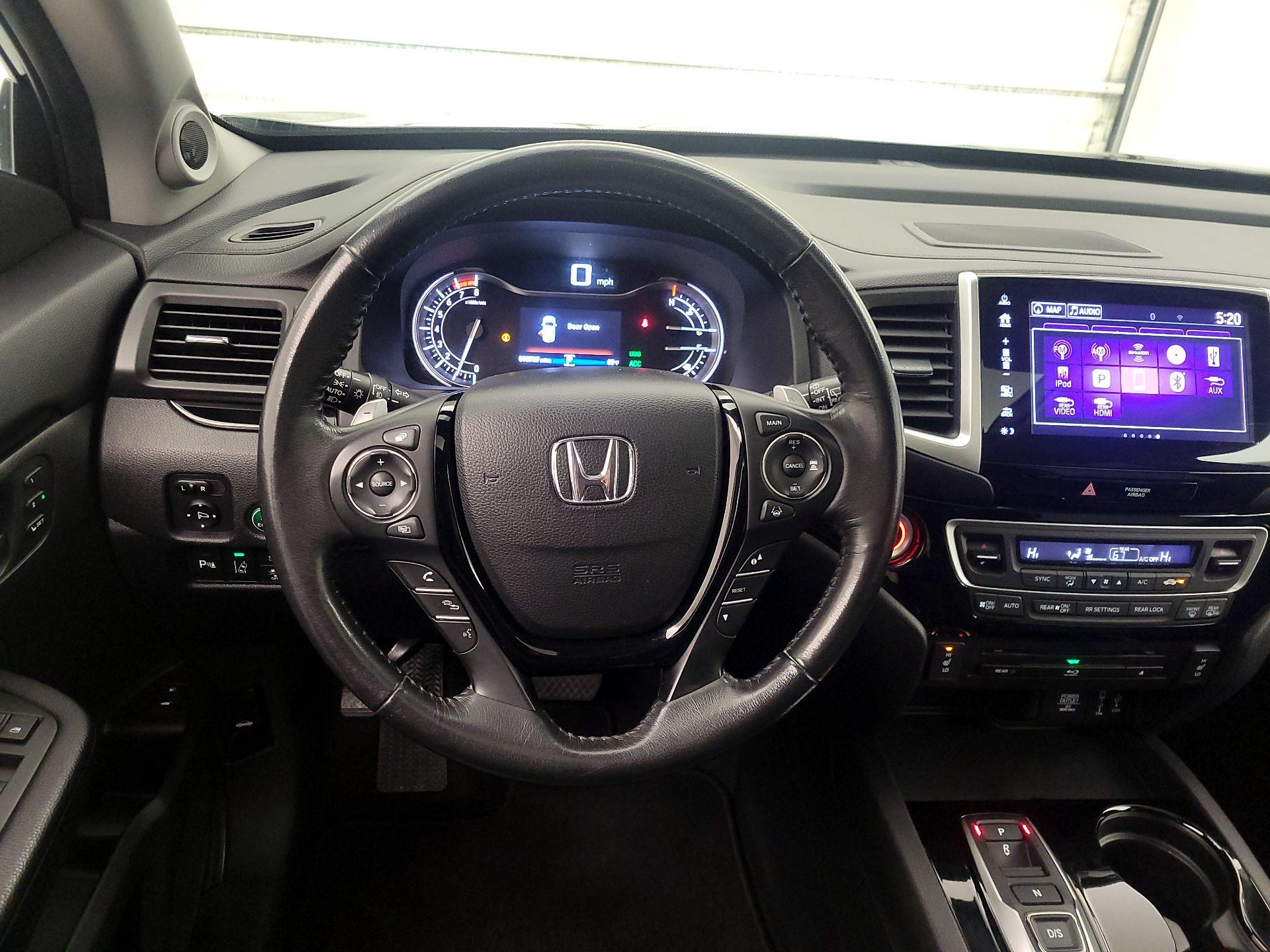 Thumbnail: 2018 Honda Pilot - 10