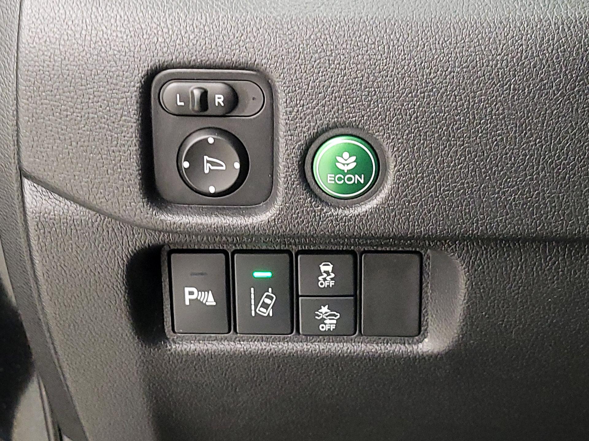 Thumbnail: 2018 Honda Pilot - 13