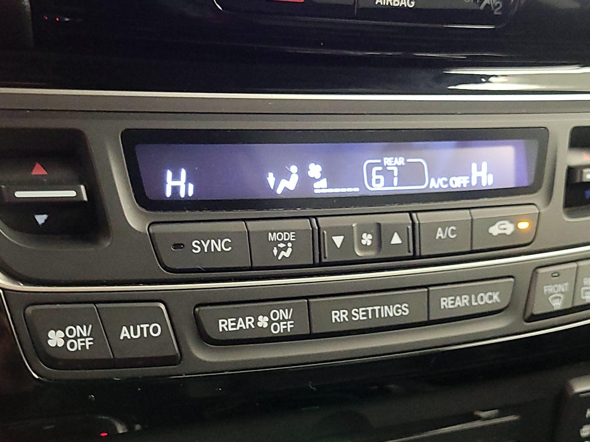 Thumbnail: 2018 Honda Pilot - 16