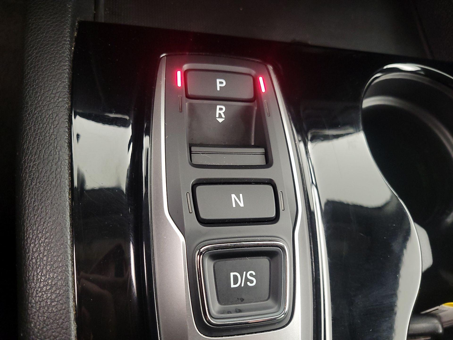 Thumbnail: 2018 Honda Pilot - 17