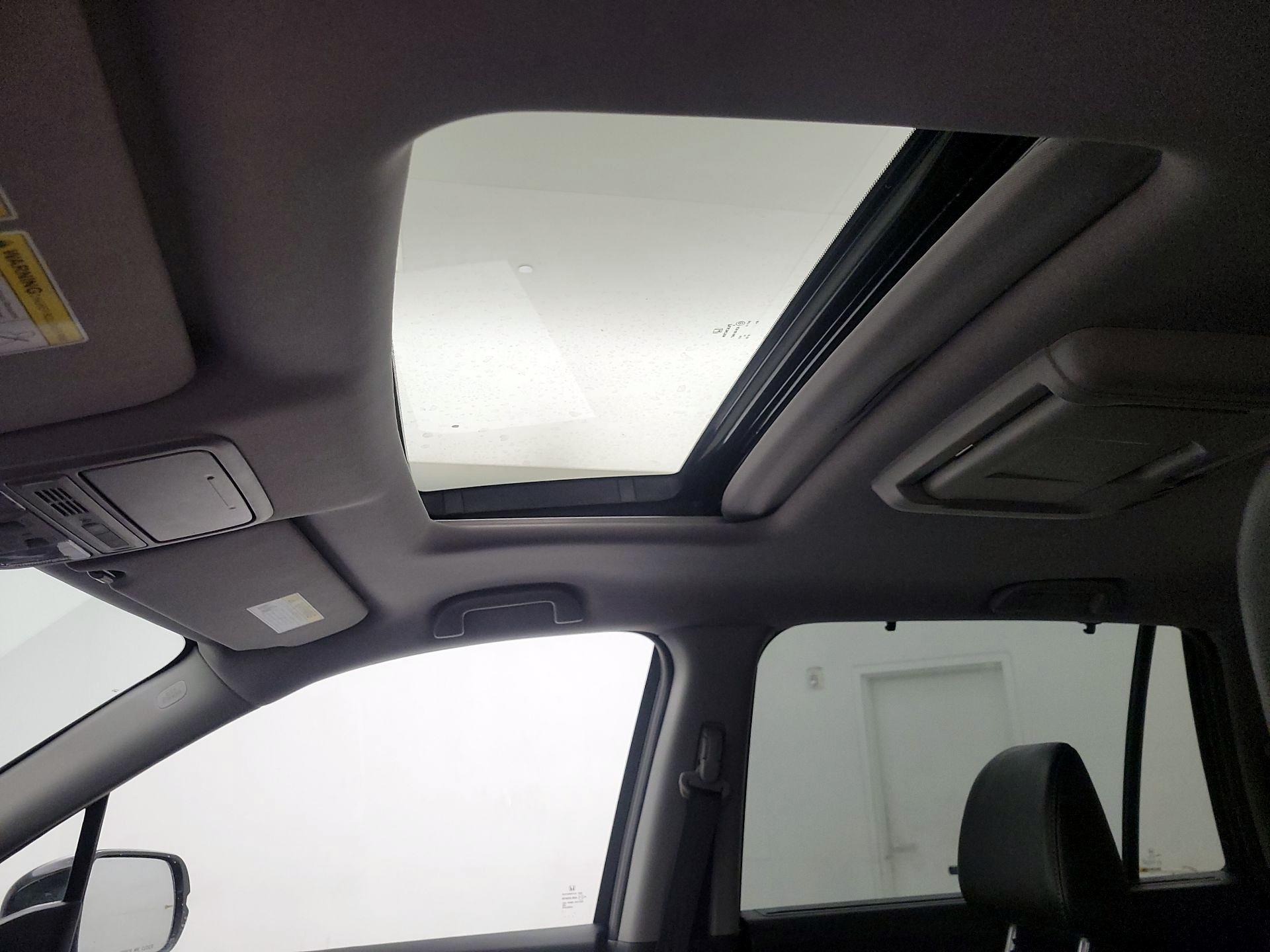 Thumbnail: 2018 Honda Pilot - 19