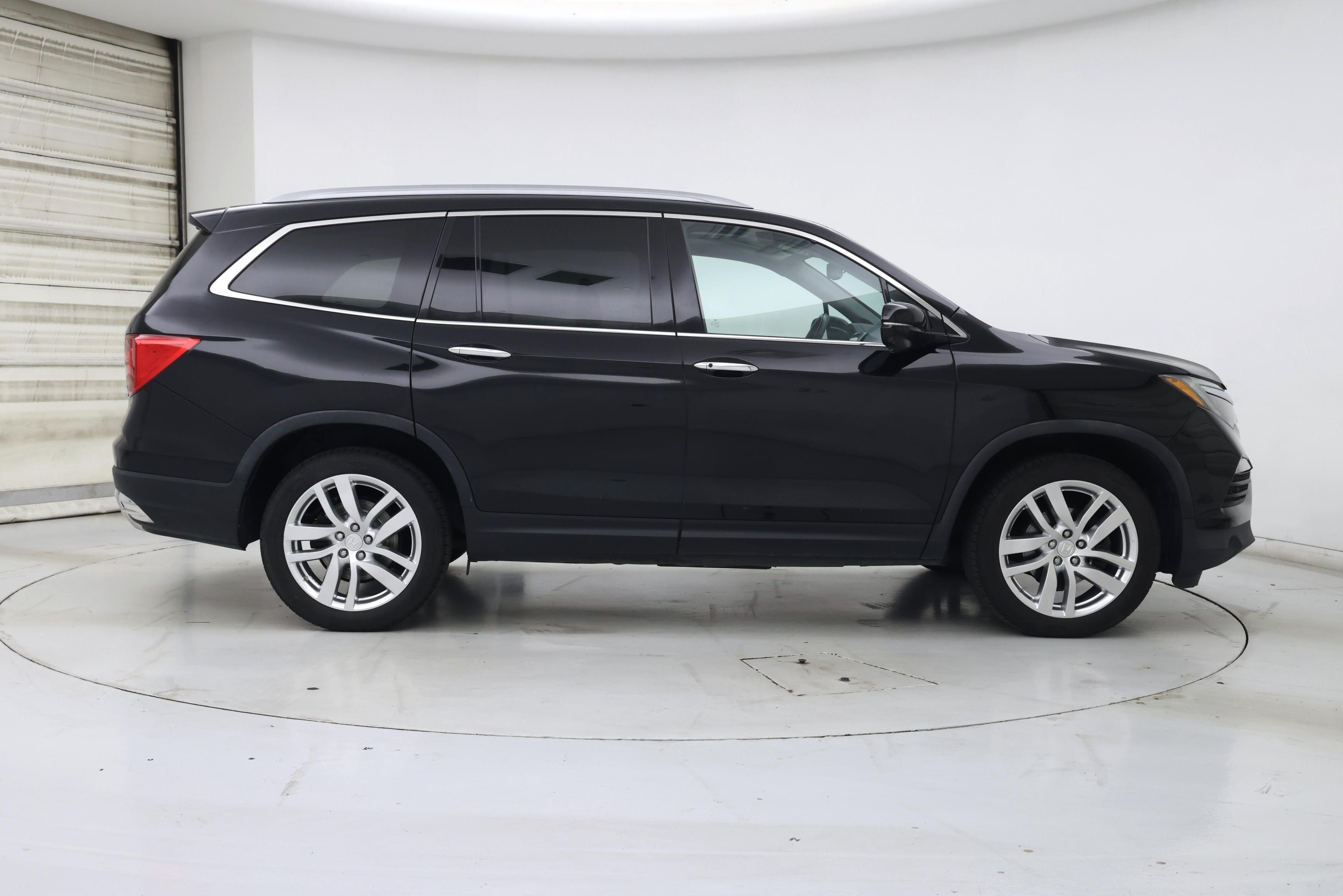 Thumbnail: 2018 Honda Pilot - 7