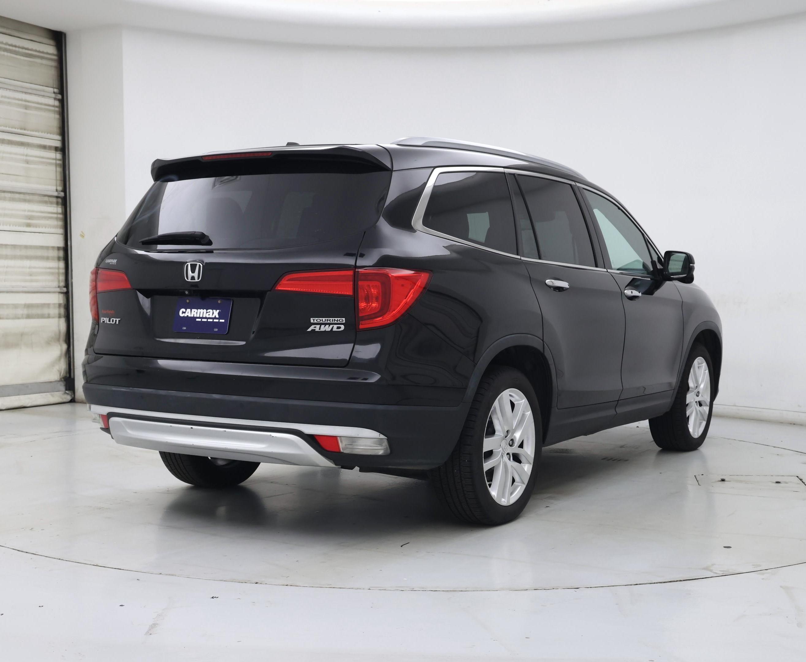 Thumbnail: 2018 Honda Pilot - 8