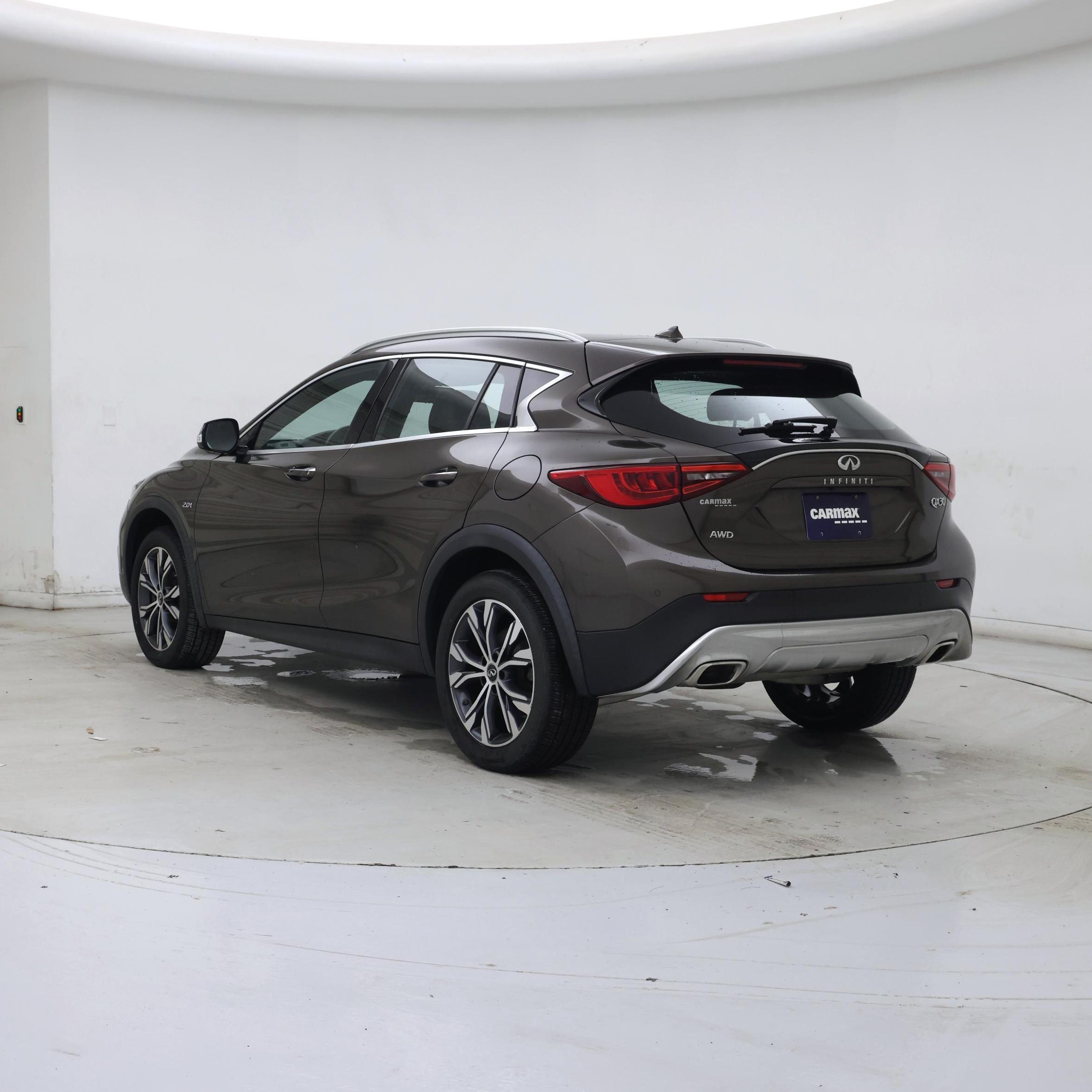 Thumbnail: 2017 INFINITI QX30 - 2