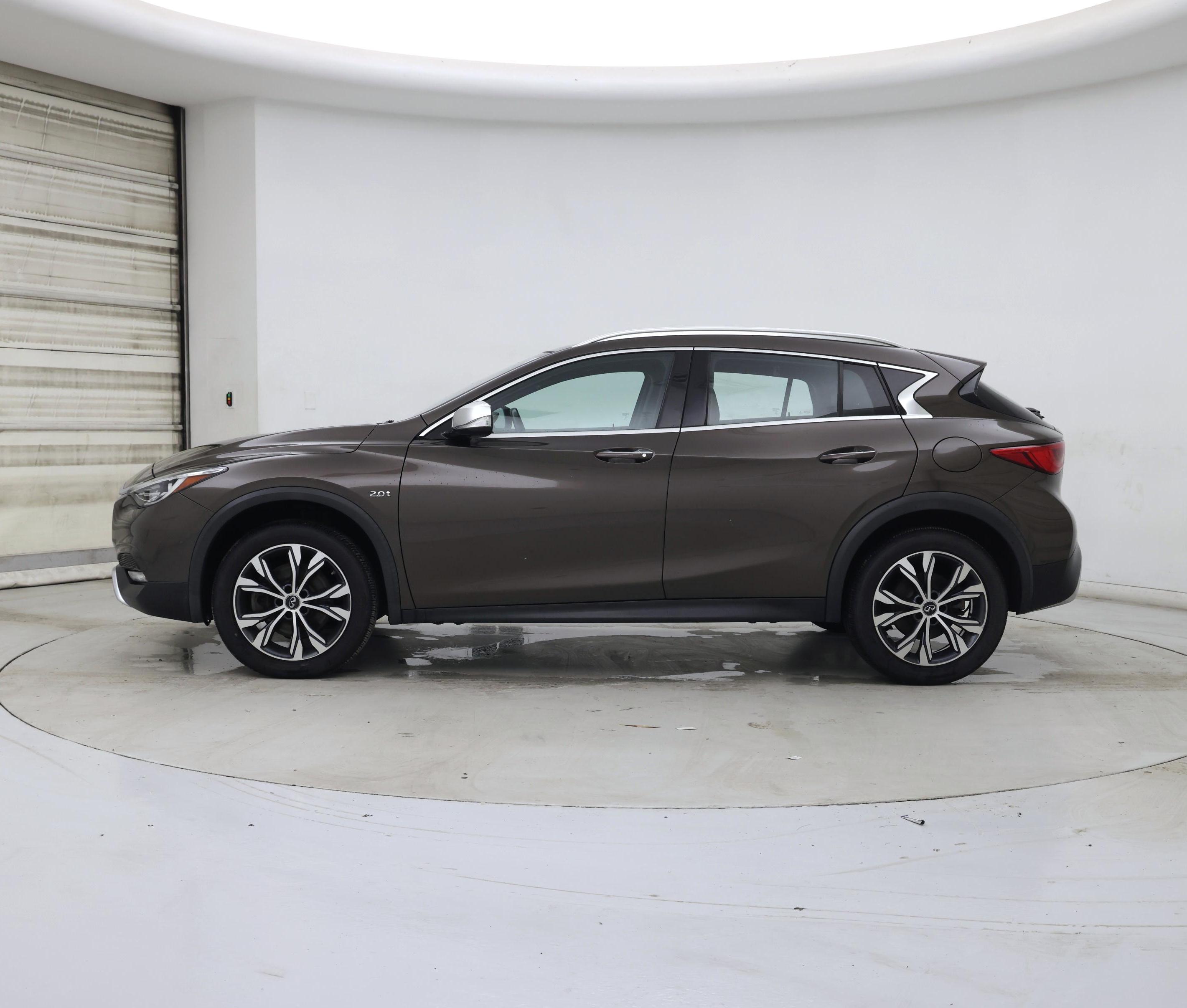 Thumbnail: 2017 INFINITI QX30 - 3