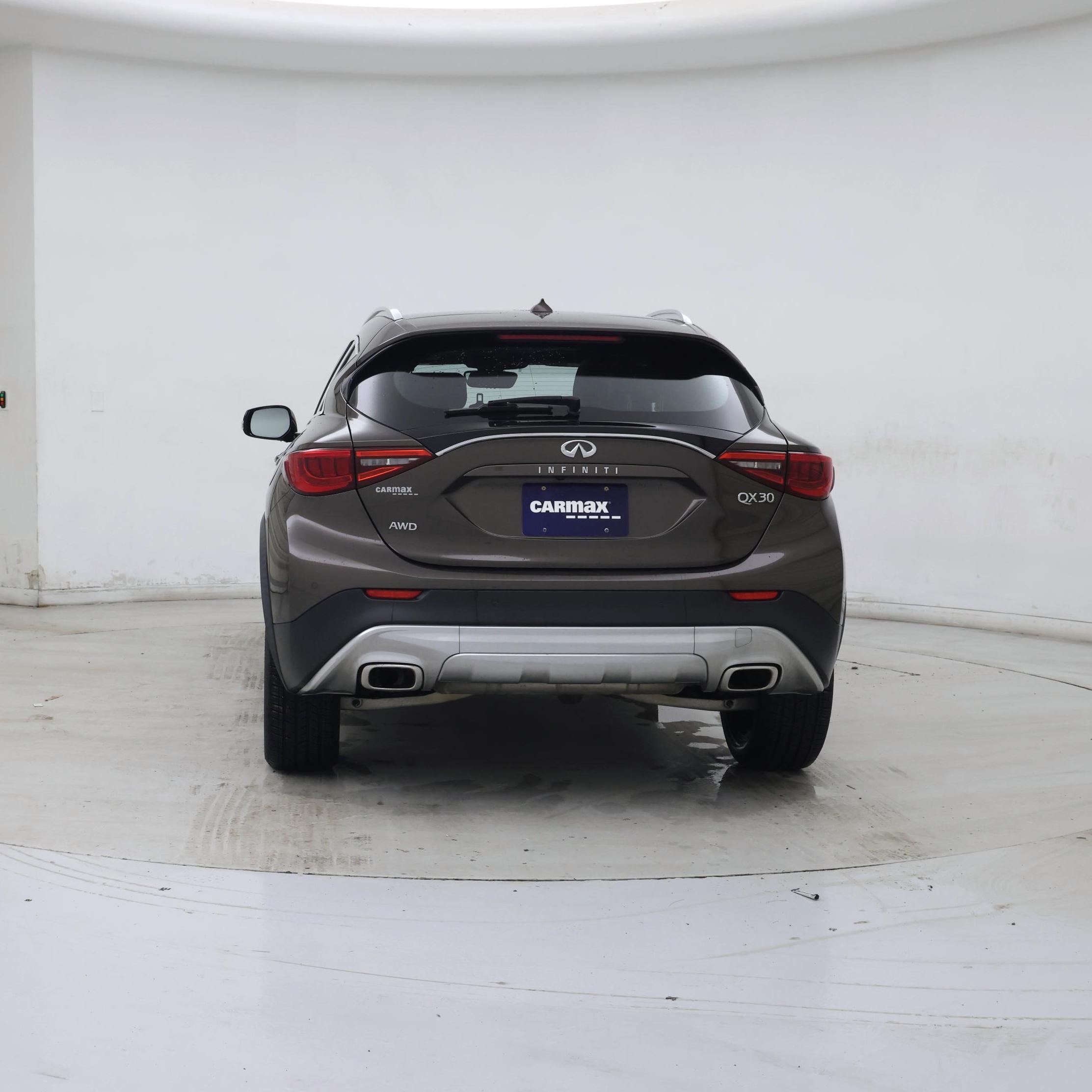 Thumbnail: 2017 INFINITI QX30 - 6