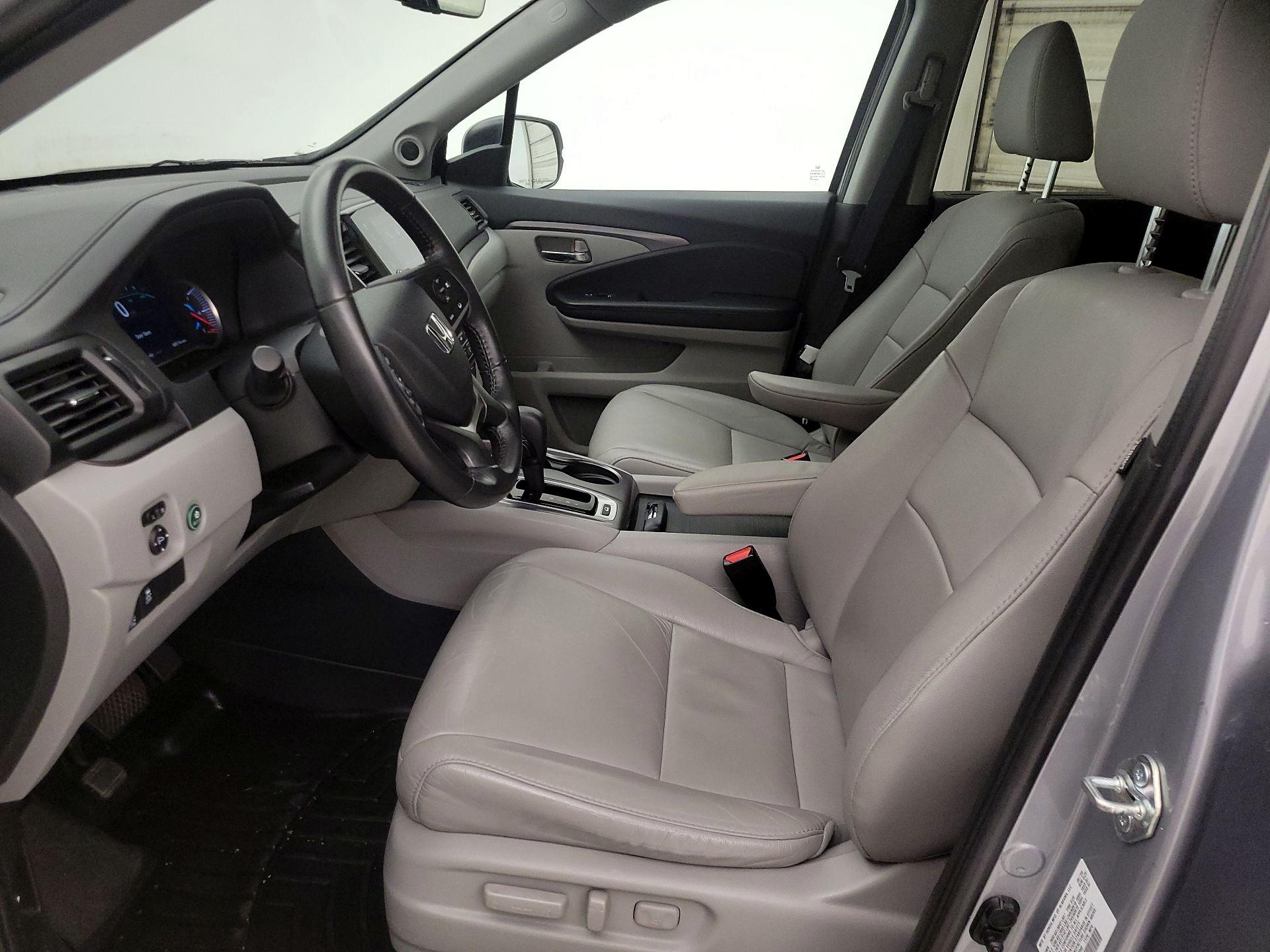 Thumbnail: 2020 Honda Pilot - 11