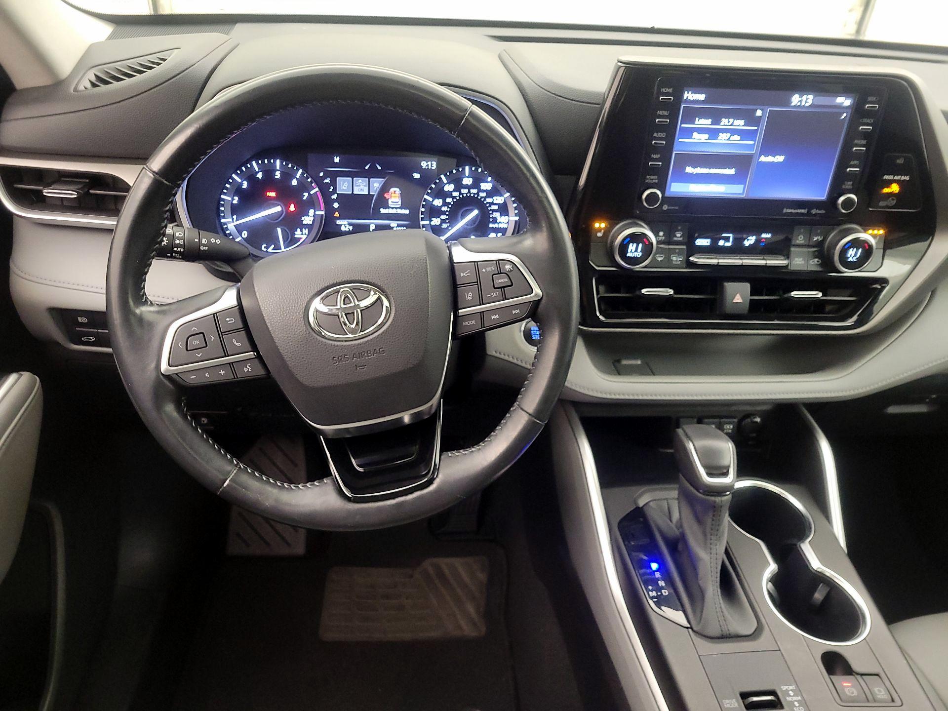 Thumbnail: 2021 Toyota Highlander - 10