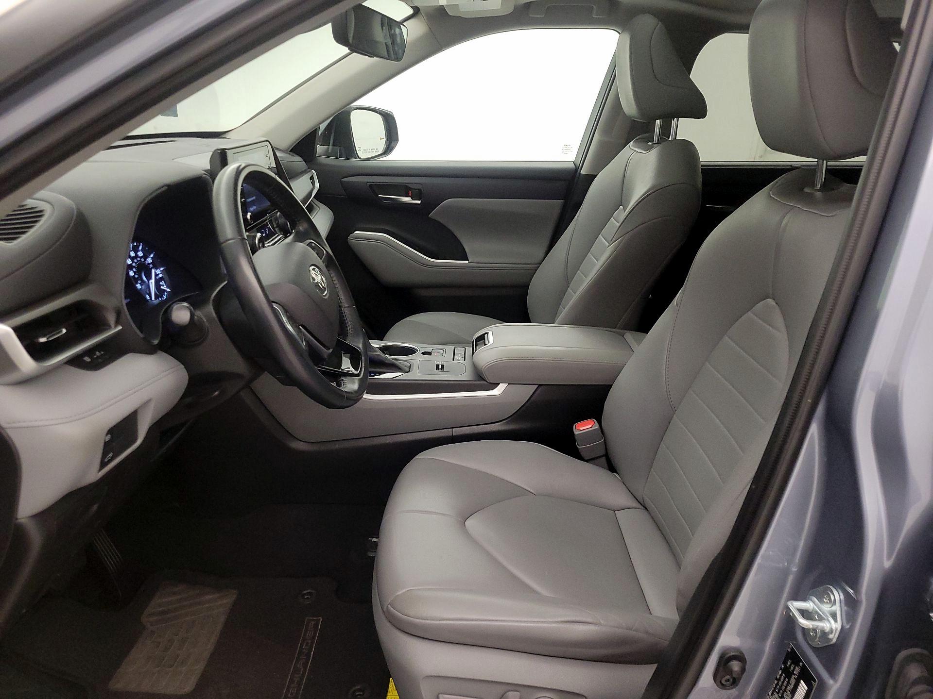 Thumbnail: 2021 Toyota Highlander - 11