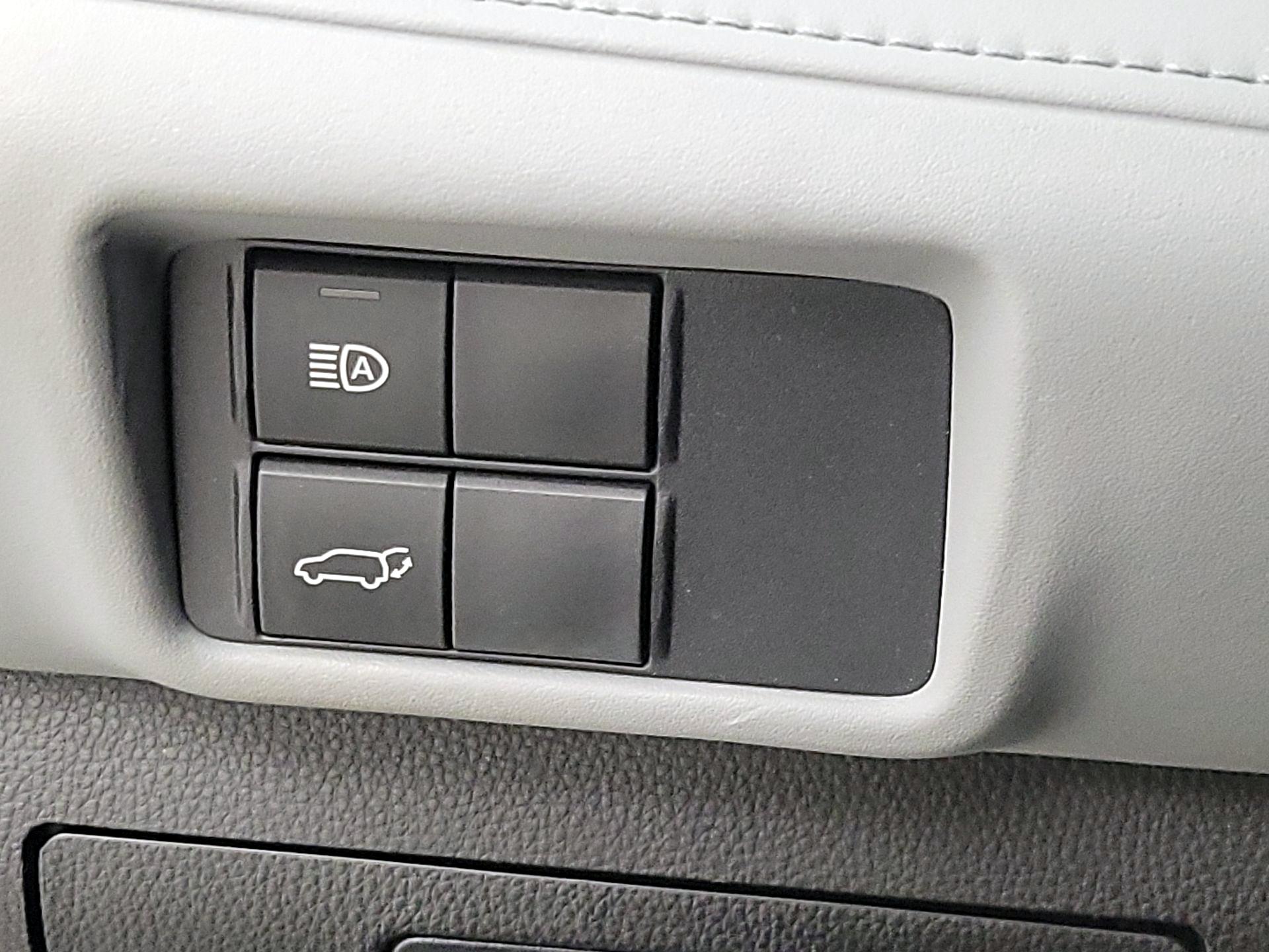 Thumbnail: 2021 Toyota Highlander - 13