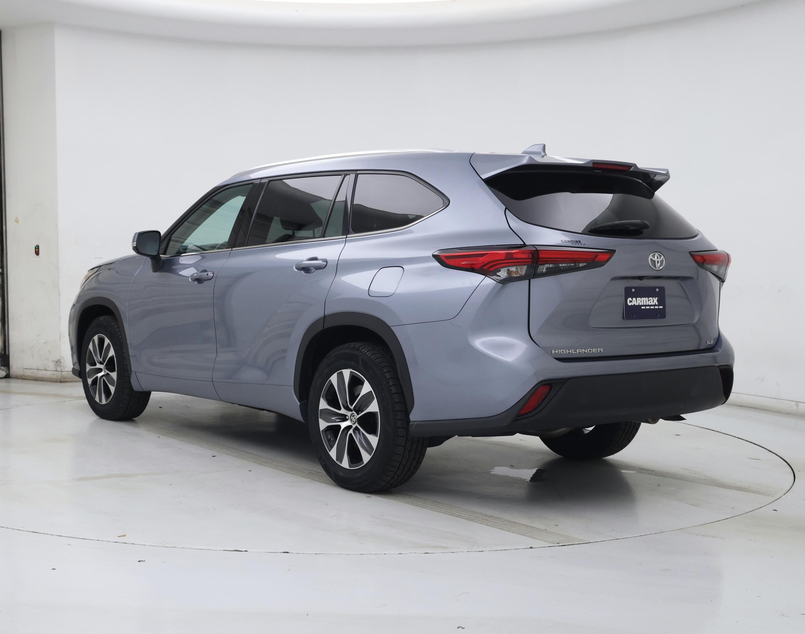 Thumbnail: 2021 Toyota Highlander - 2