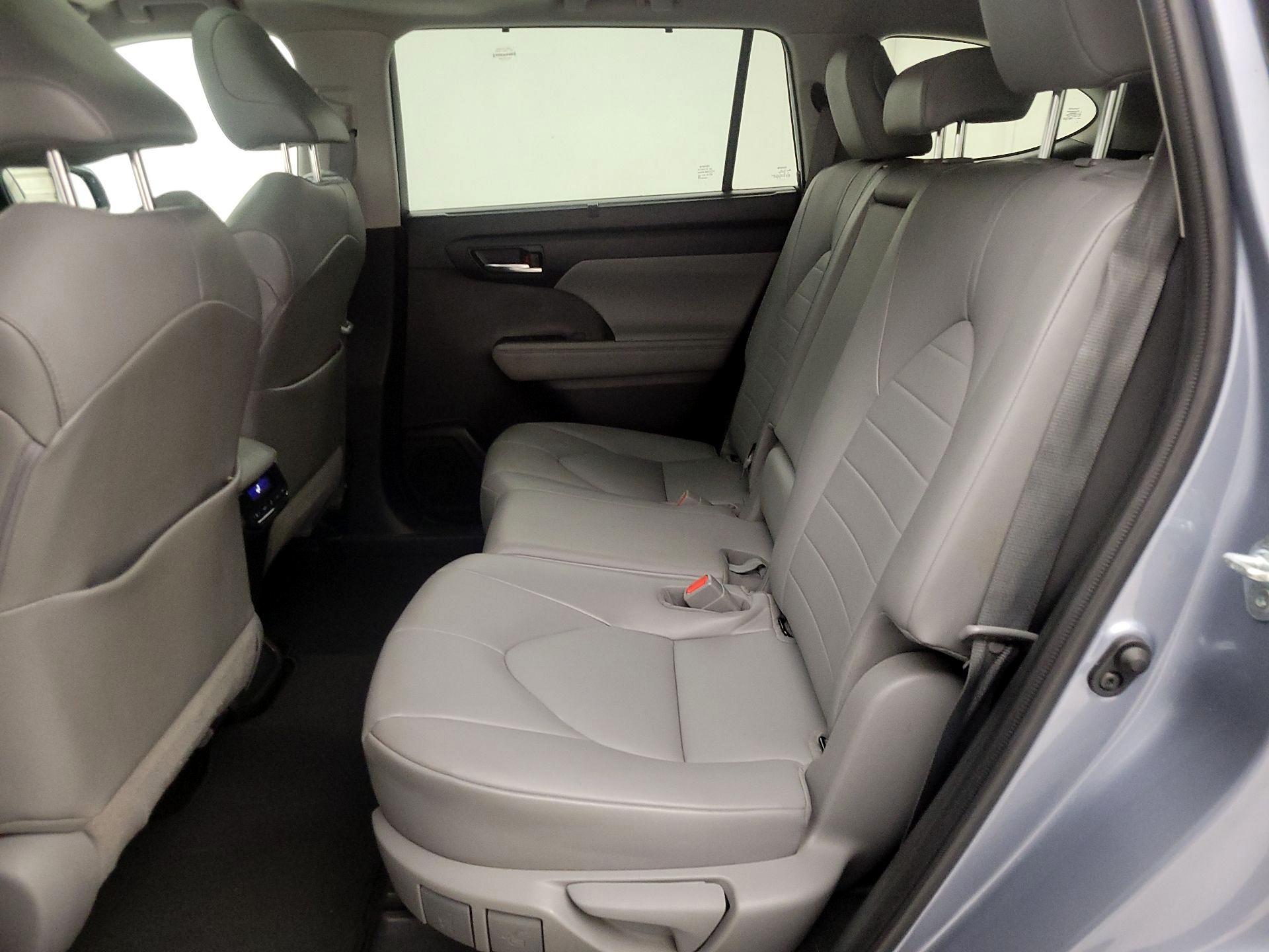 Thumbnail: 2021 Toyota Highlander - 20