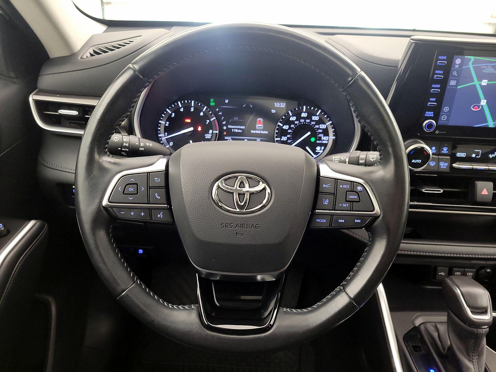 Thumbnail: 2021 Toyota Highlander - 10