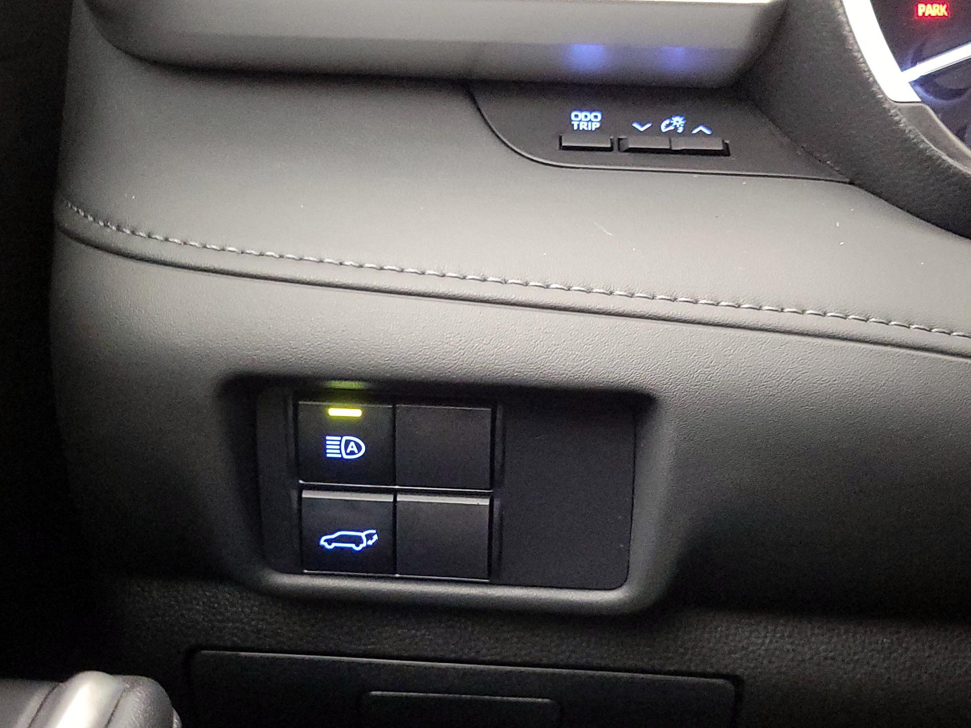 Thumbnail: 2021 Toyota Highlander - 13